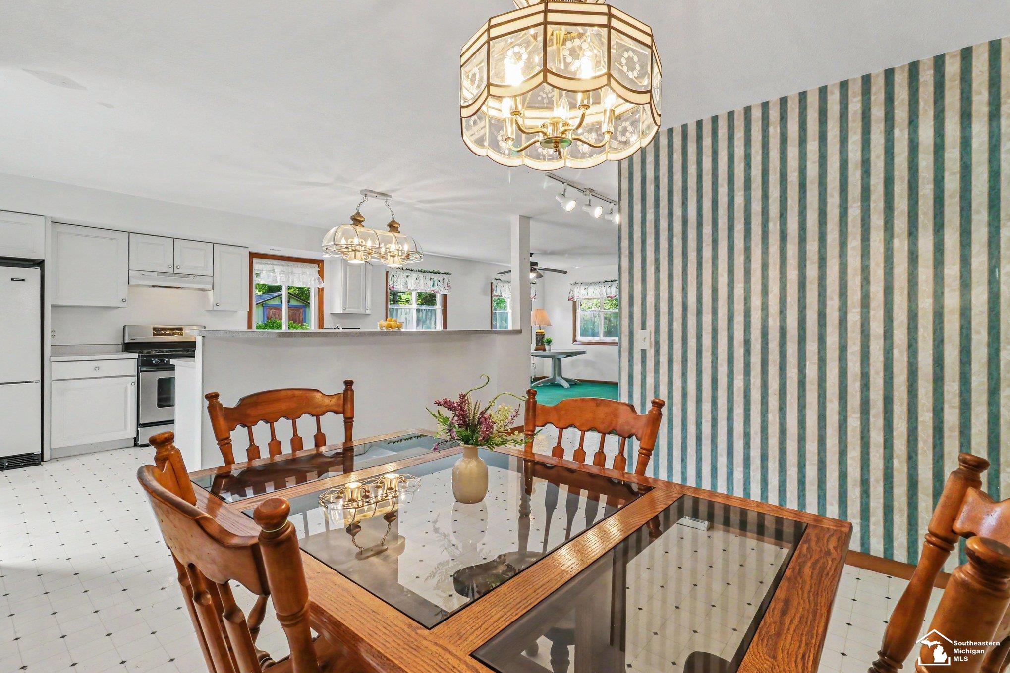 7441 Indian Road Property Photo 5