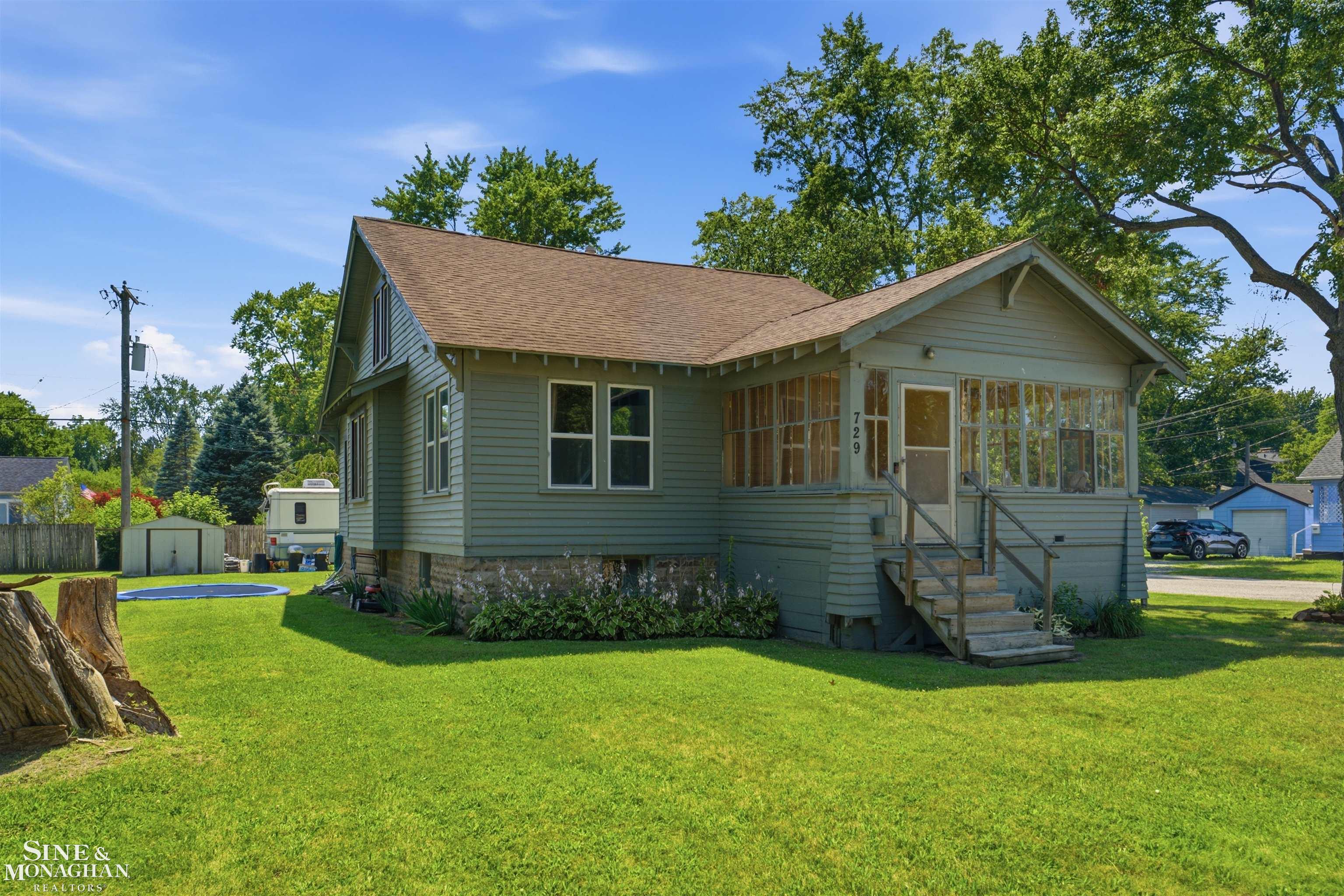 729 Smith Street Property Photo 1