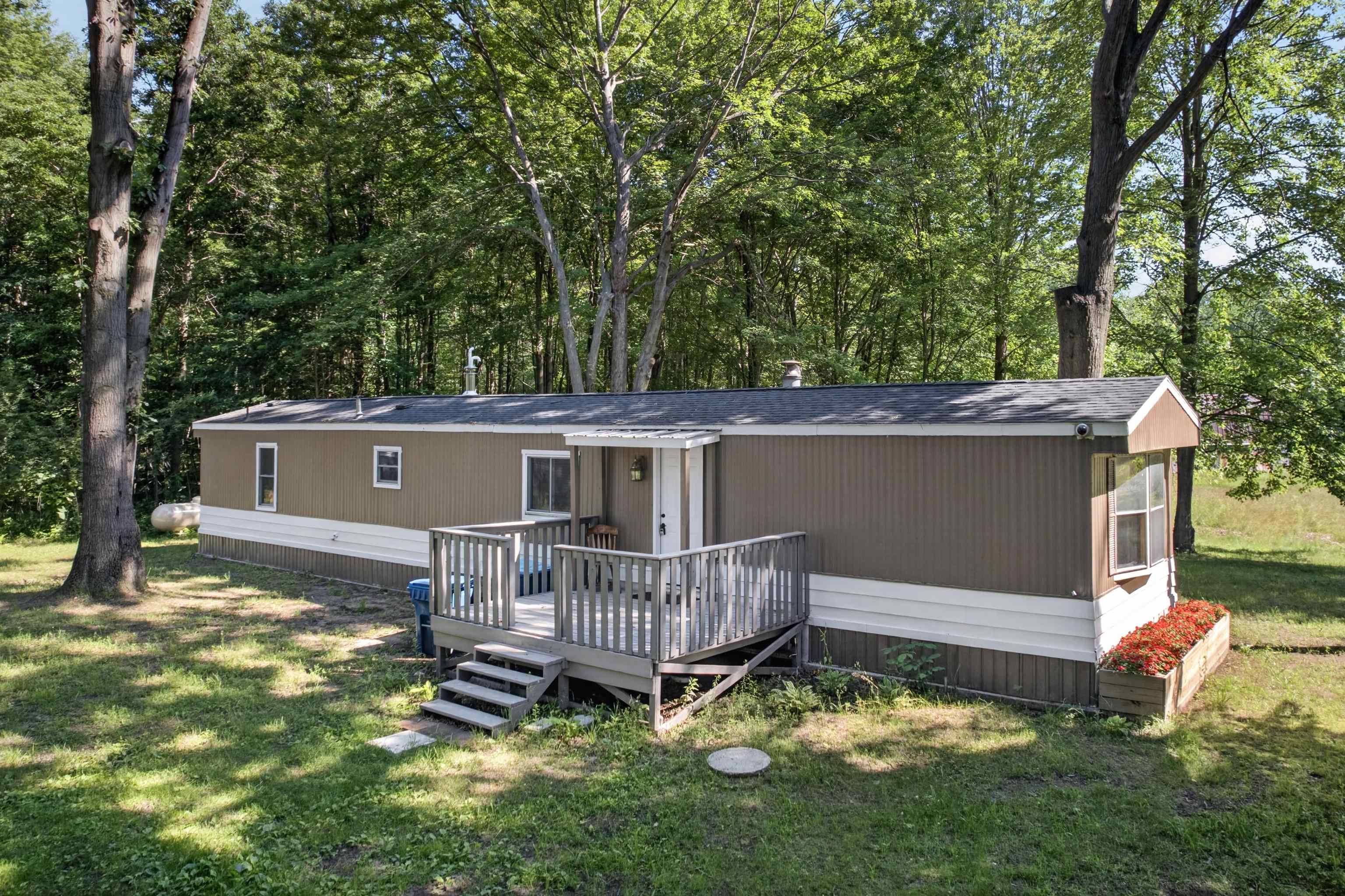 249 E Bradford Road Property Photo 1