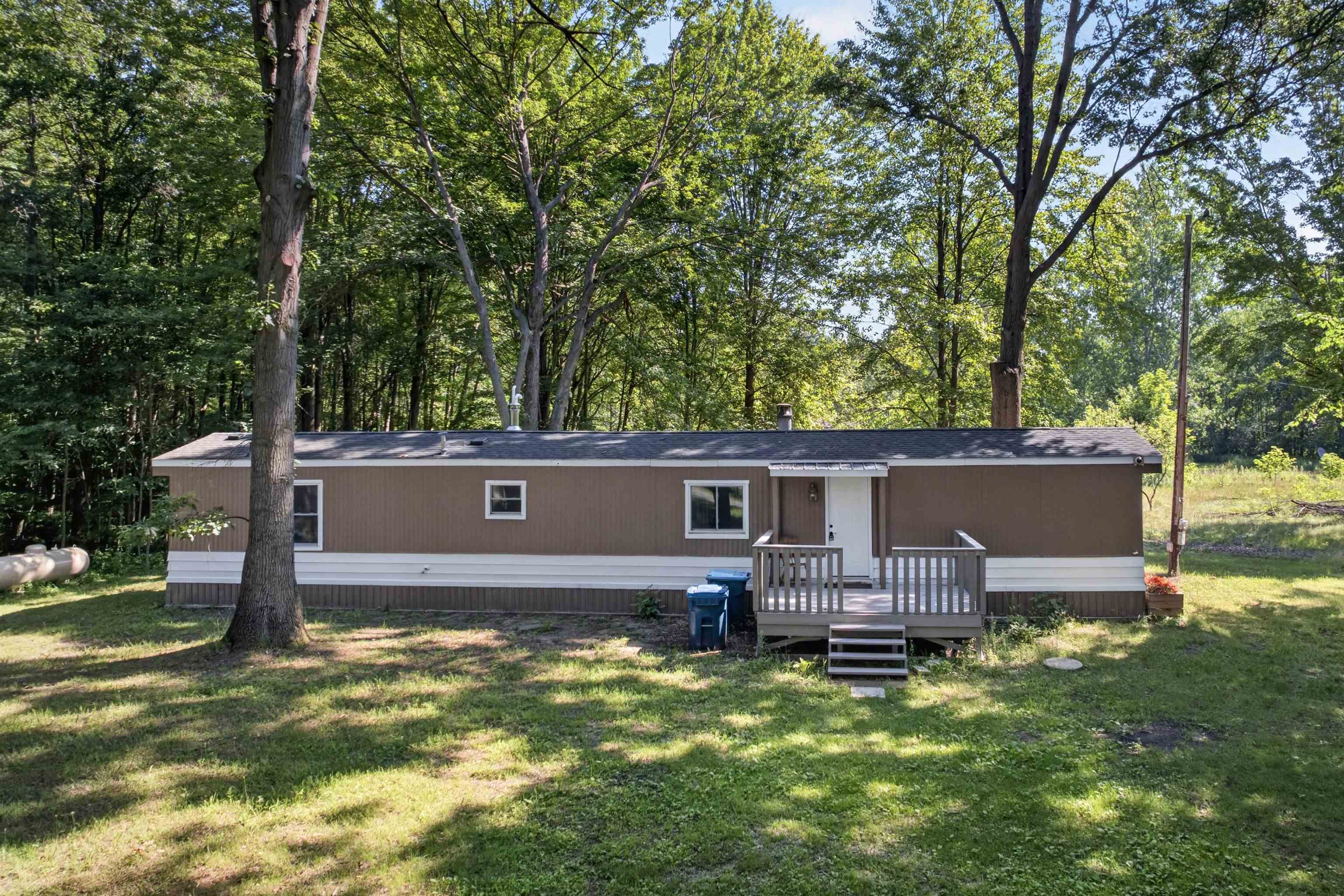 249 E Bradford Road Property Photo 1