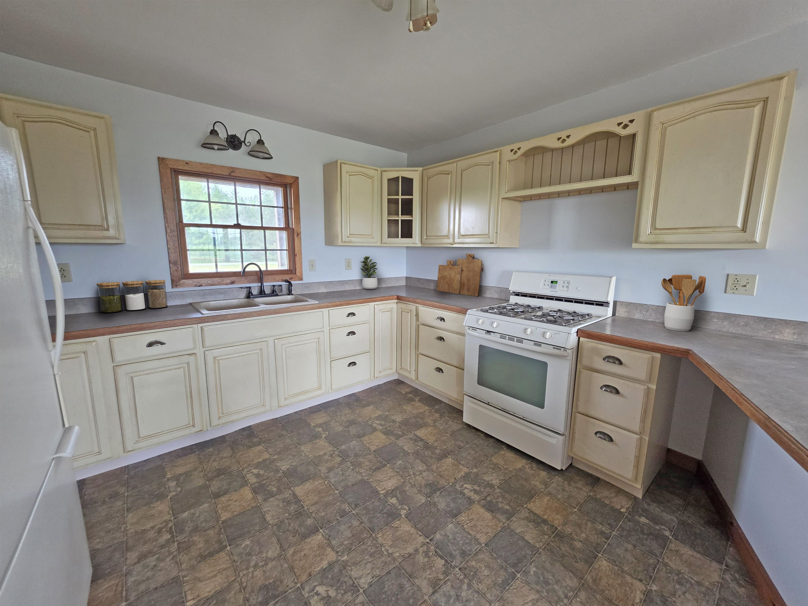 9571 Wilkinson Road Property Photo 6