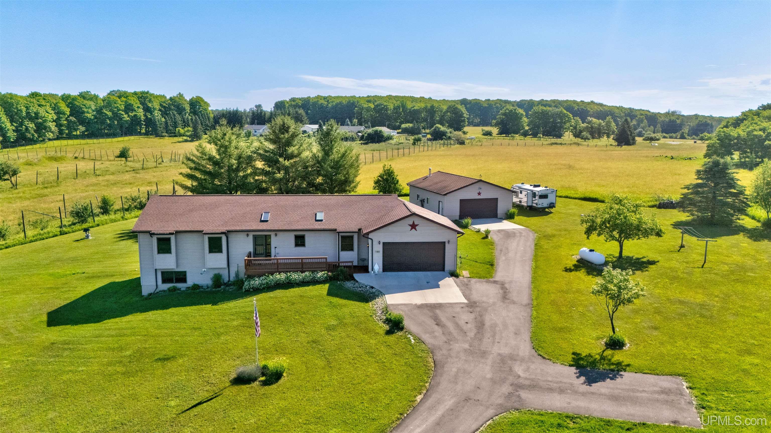1862 County Road 370 Road Property Photo 1