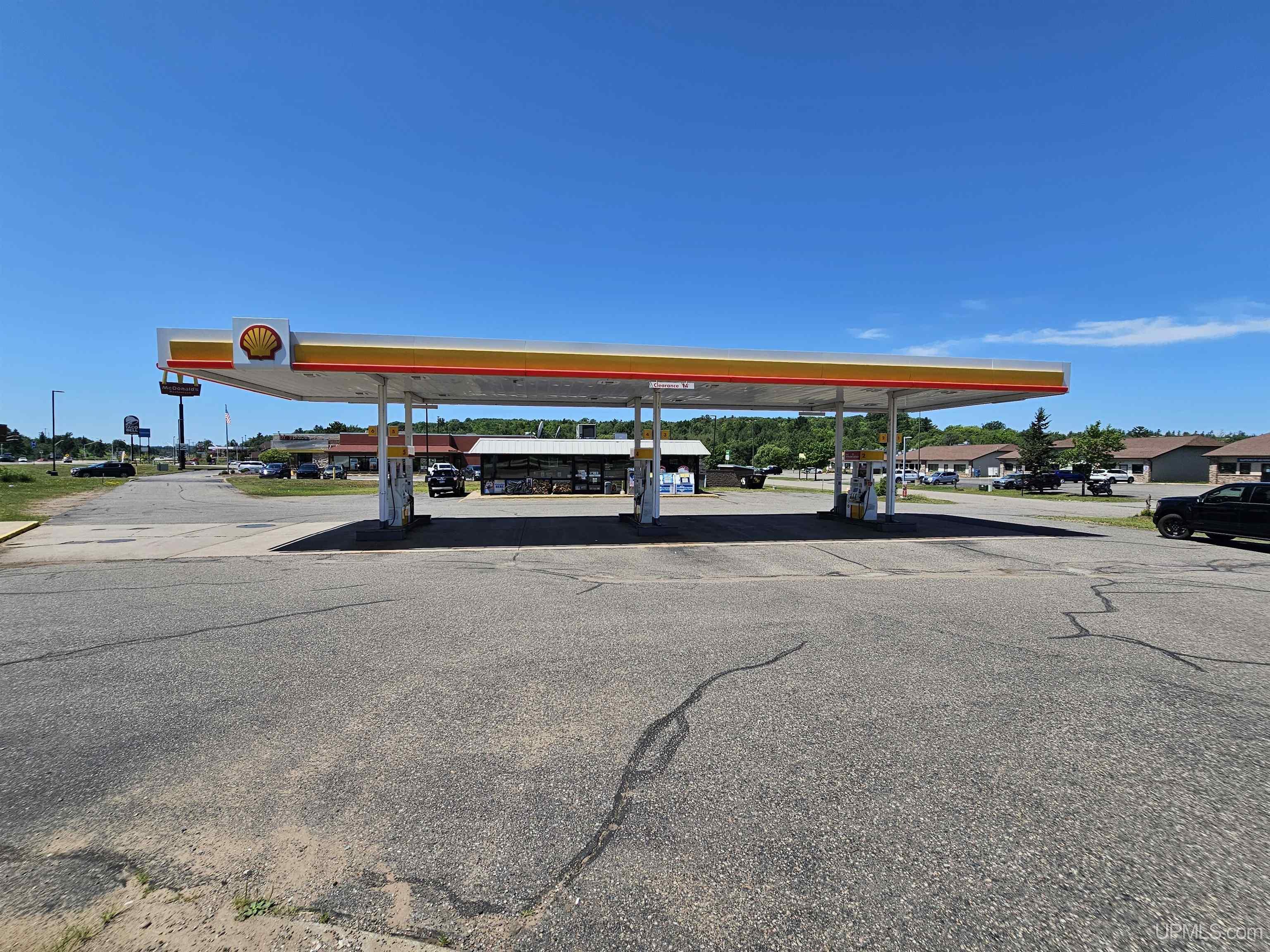 830 W Us 41 Highway Property Photo 6