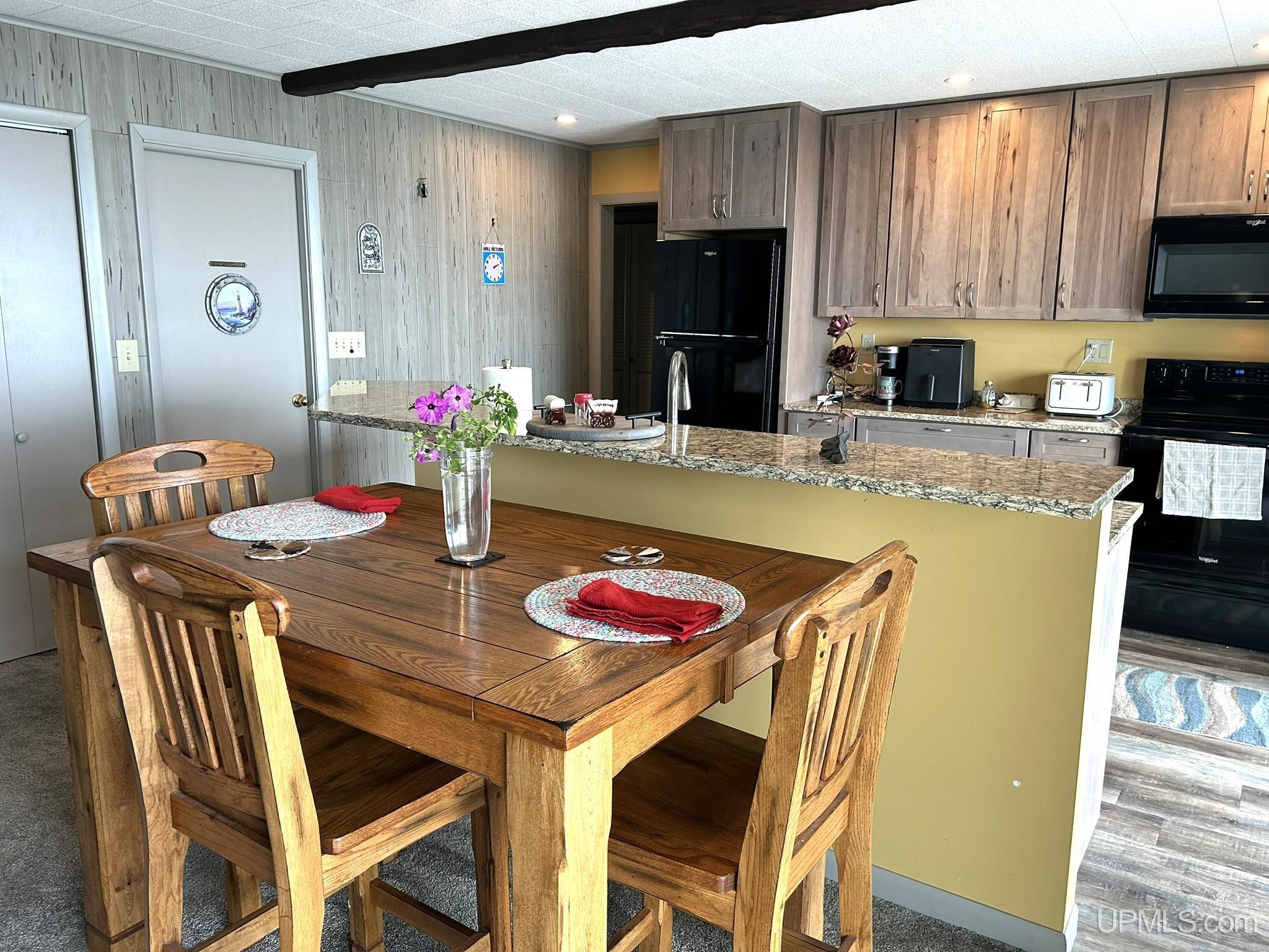 9237 Silver River Loop Property Photo 17