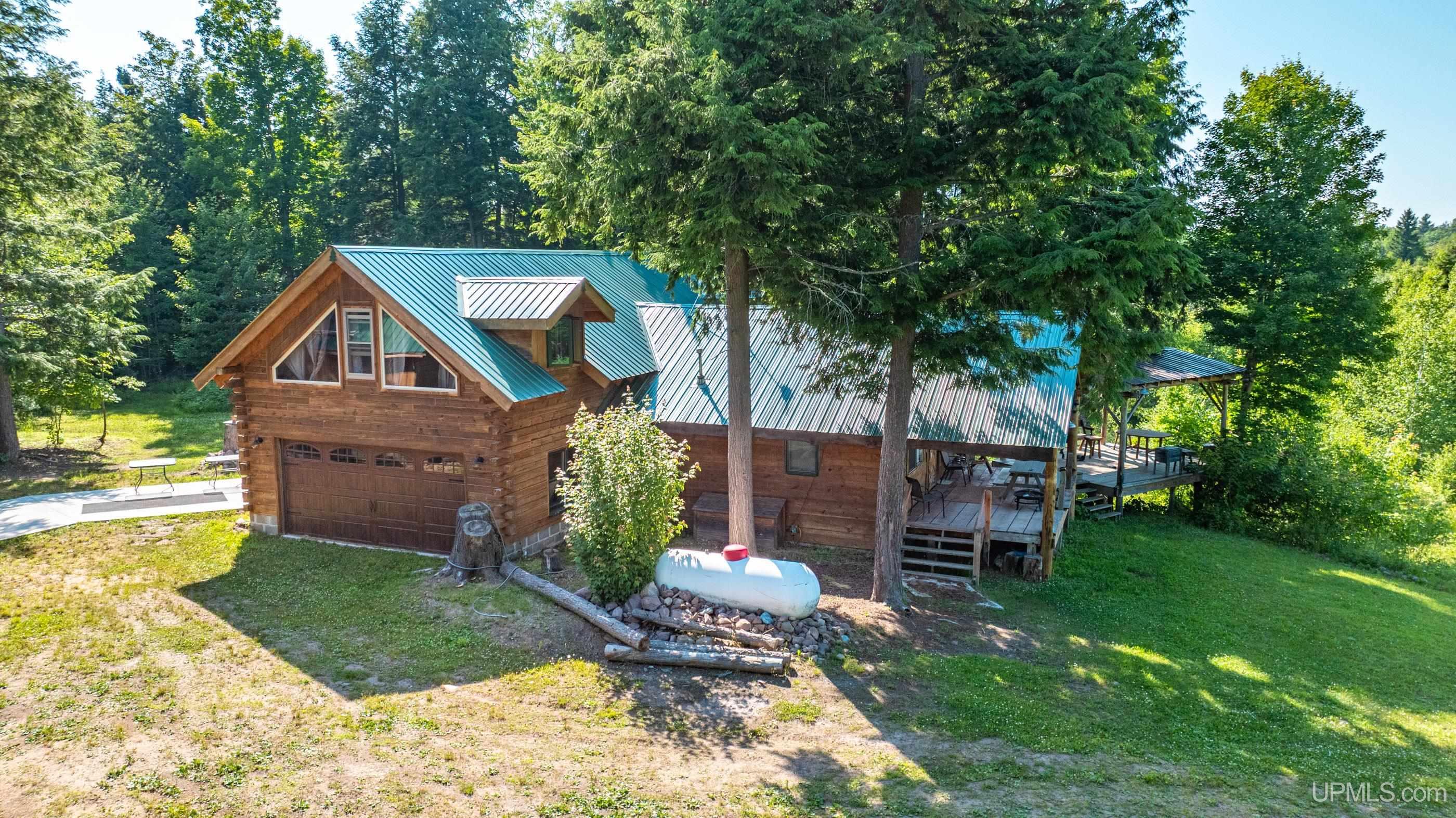 21484 Pinery Cemetery Road Property Photo 3