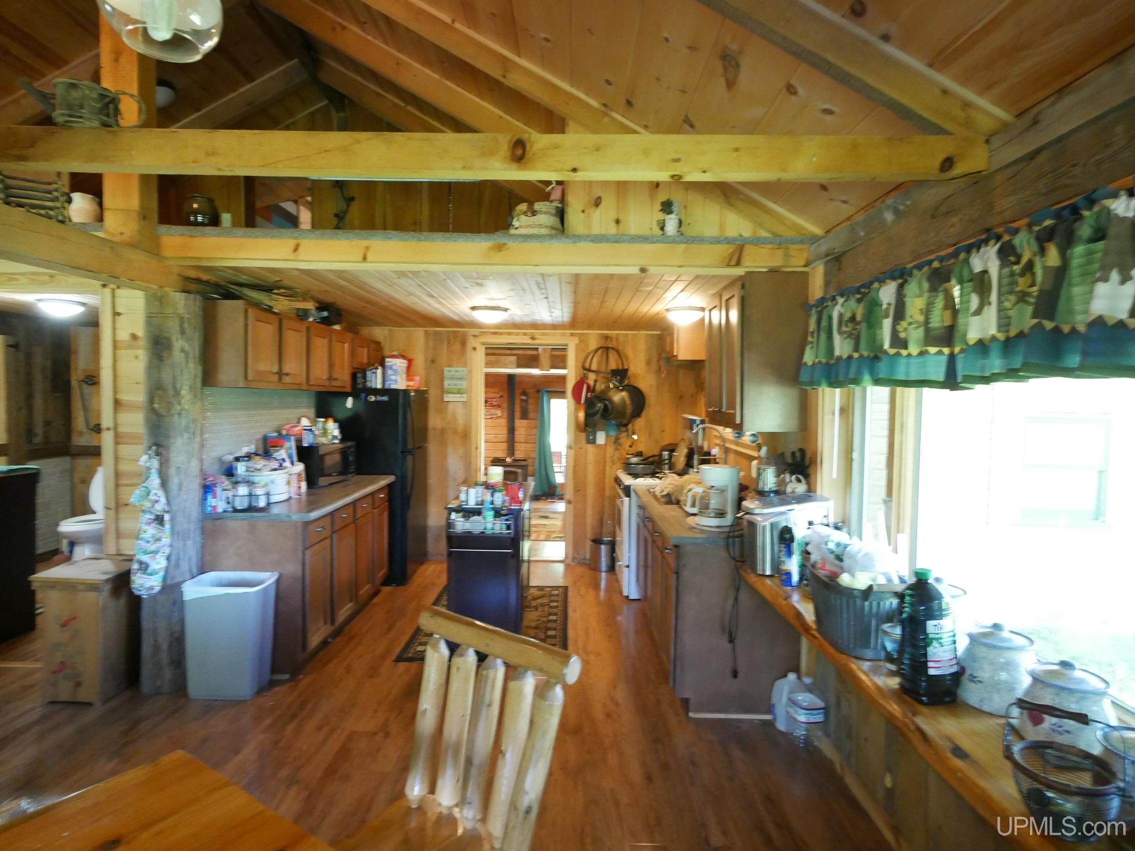 21484 Pinery Cemetery Road Property Photo 21