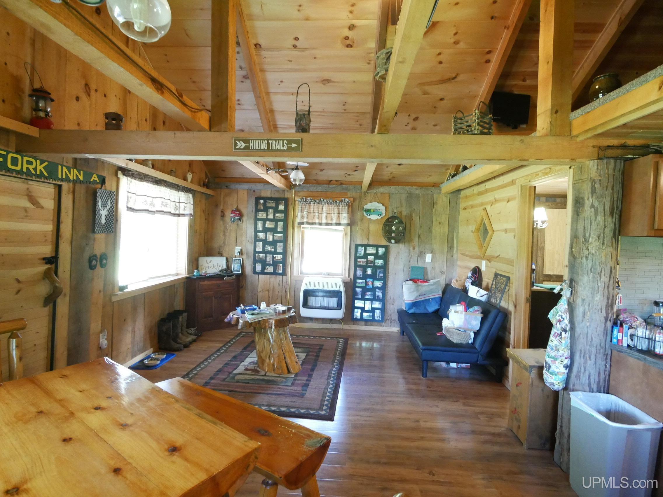 21484 Pinery Cemetery Road Property Photo 22