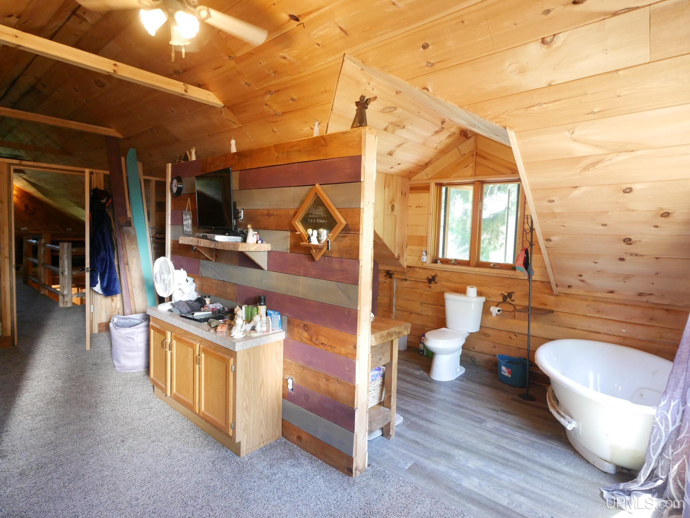 21484 Pinery Cemetery Road Property Photo 40