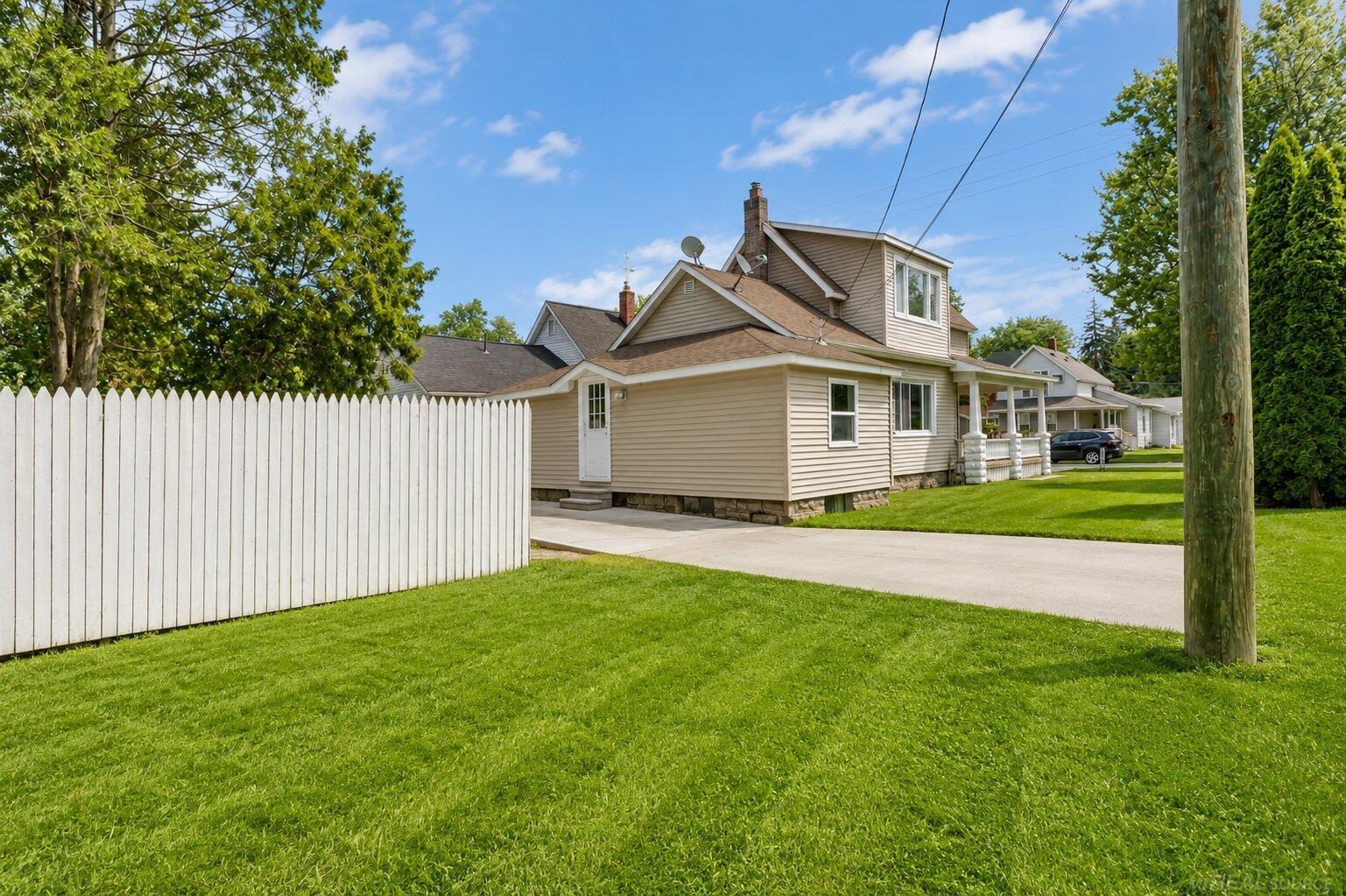 1821 11th Avenue Property Photo 5