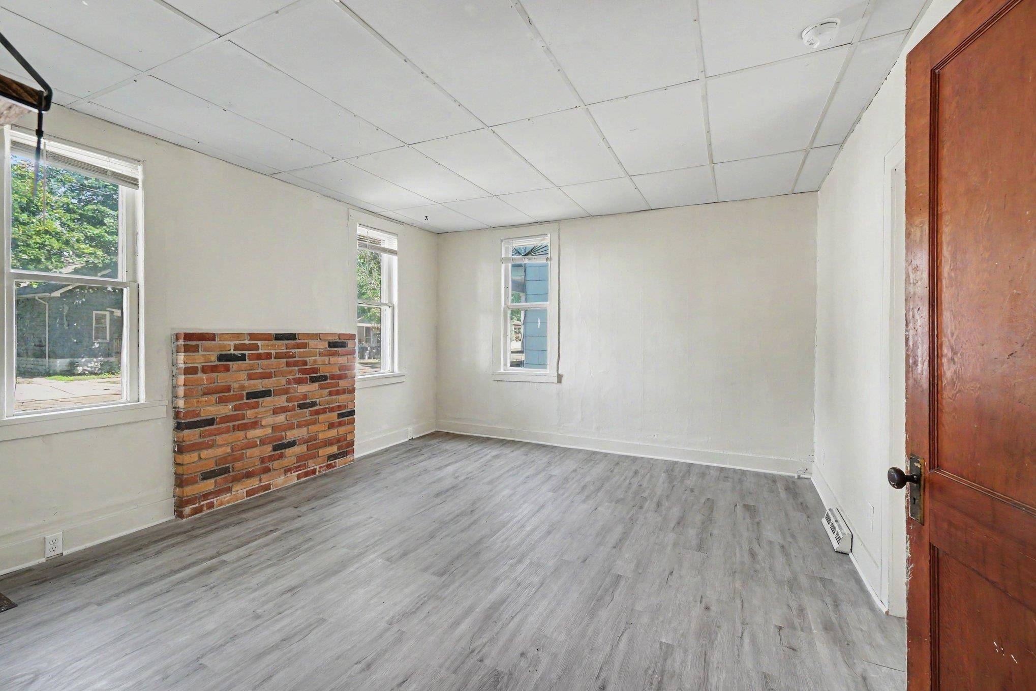 609 N Henry Street Property Photo 3