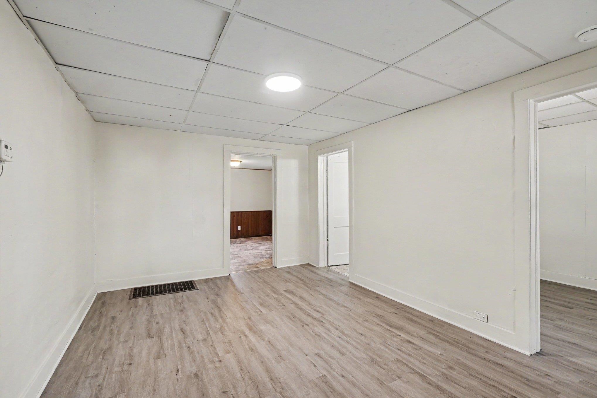 609 N Henry Street Property Photo 5