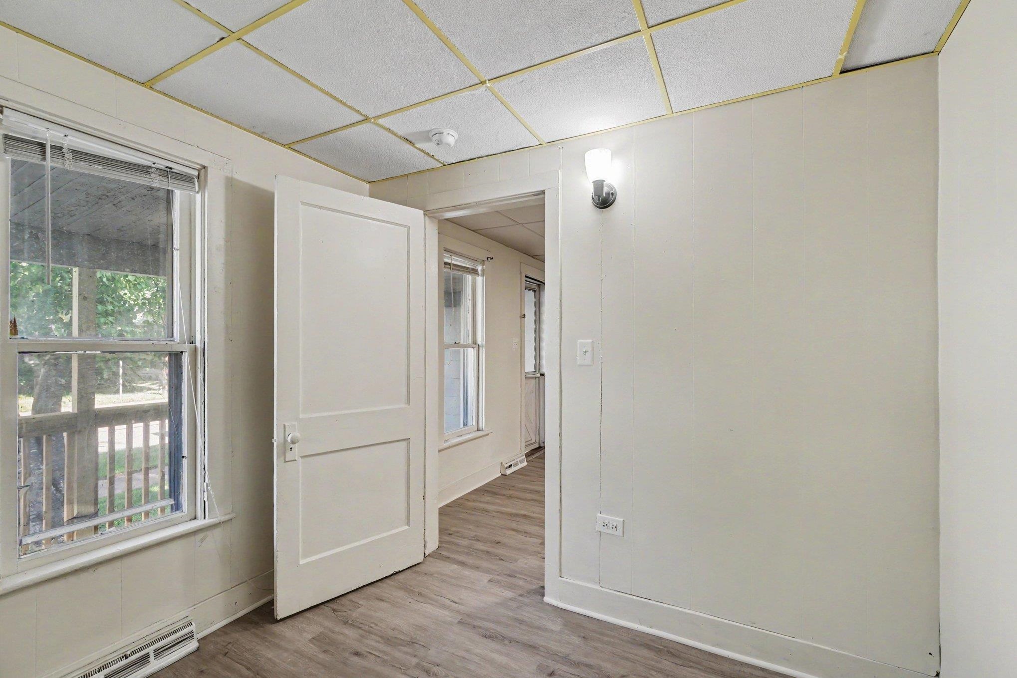 609 N Henry Street Property Photo 8