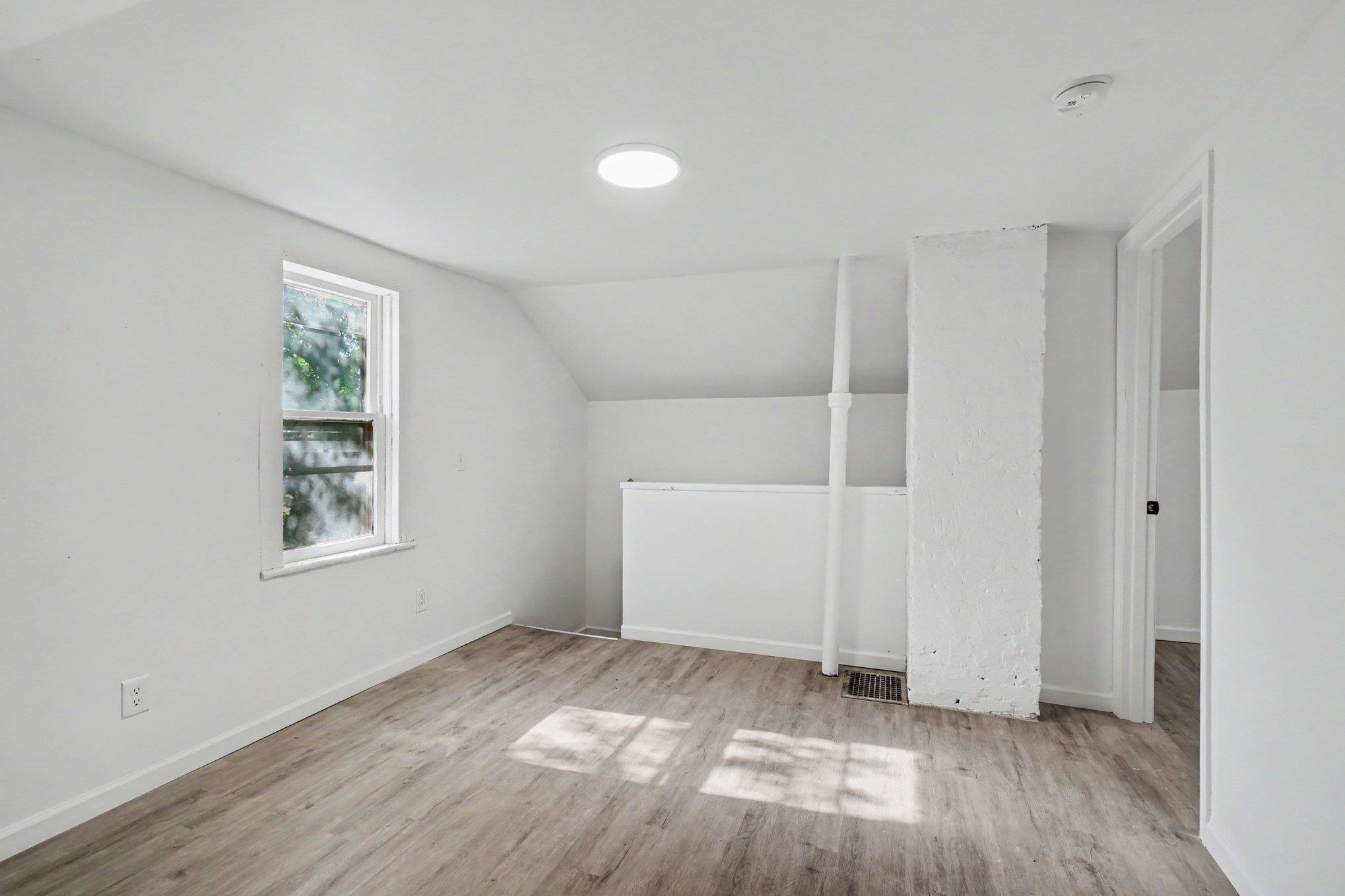 609 N Henry Street Property Photo 12