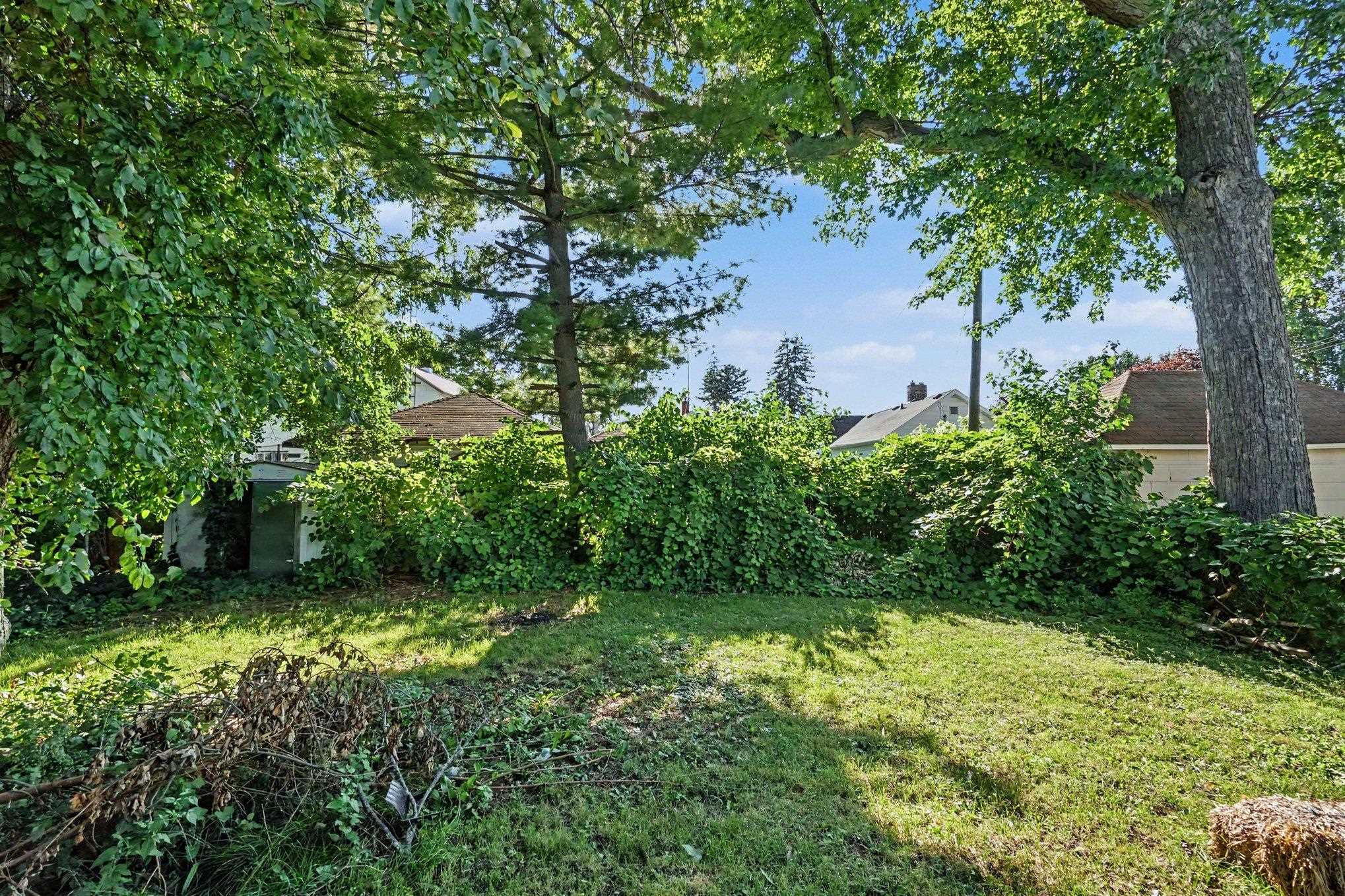 609 N Henry Street Property Photo 16