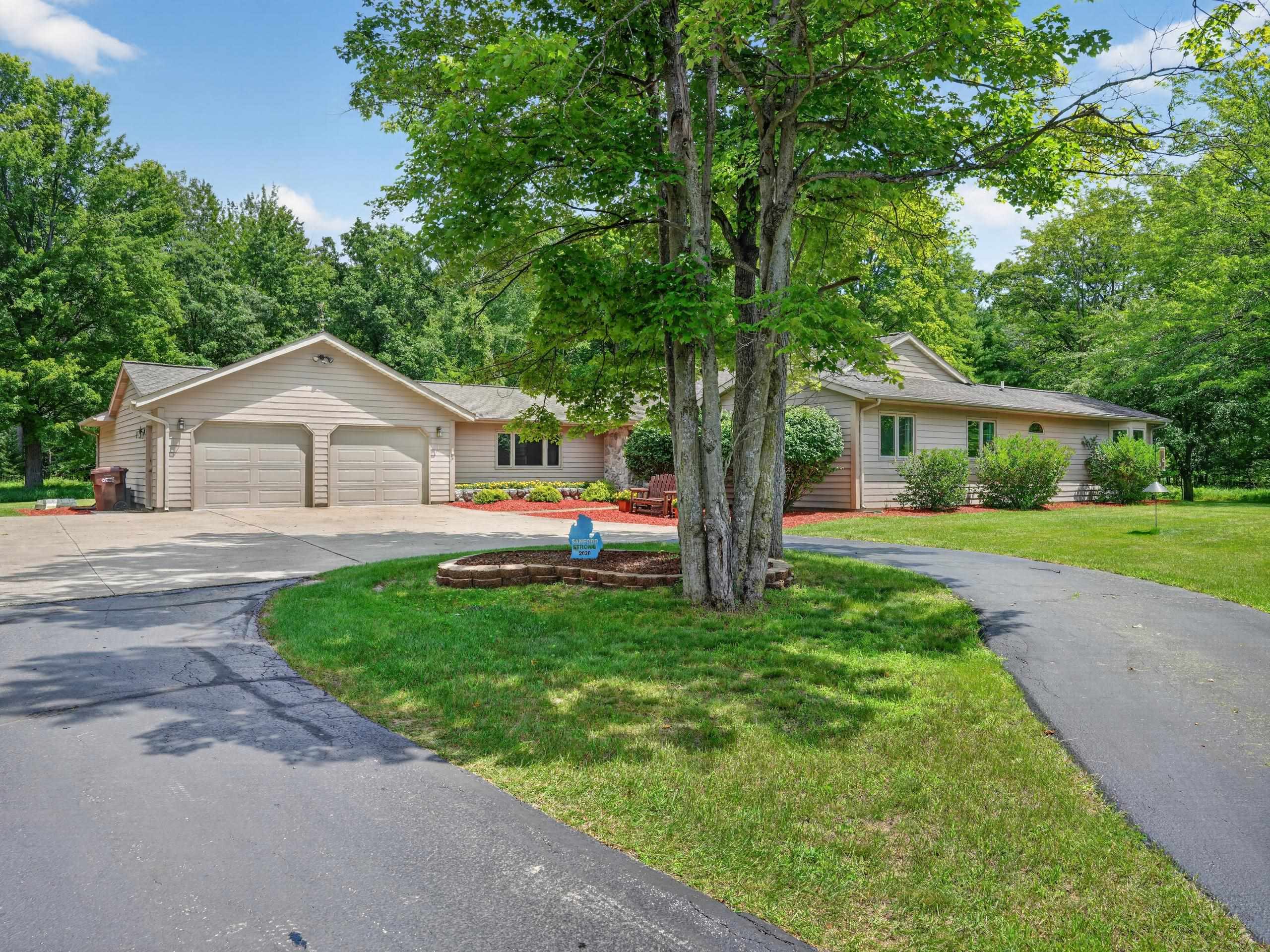 457 E Mier Road Property Photo 1