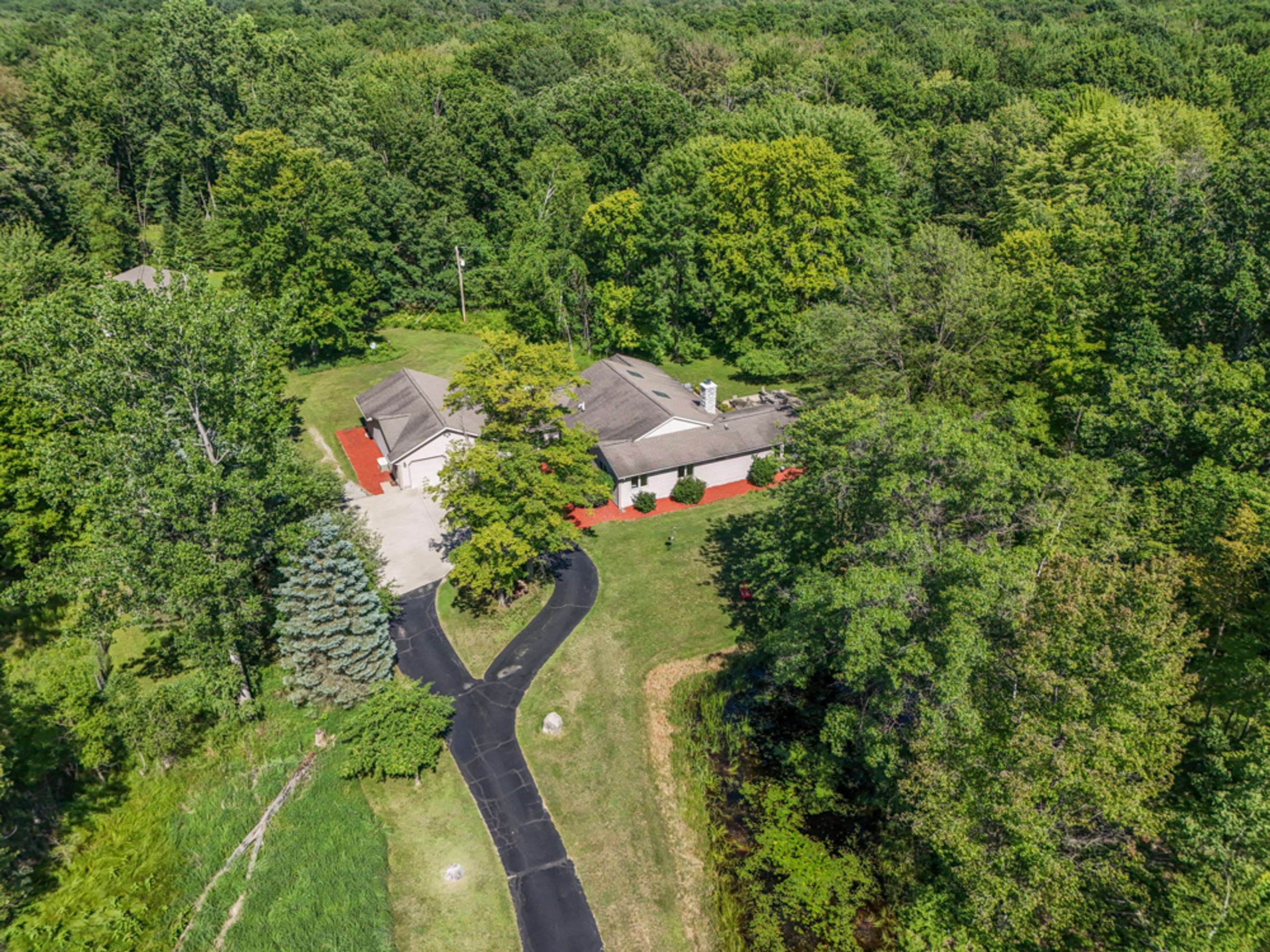 457 E Mier Road Property Photo 4