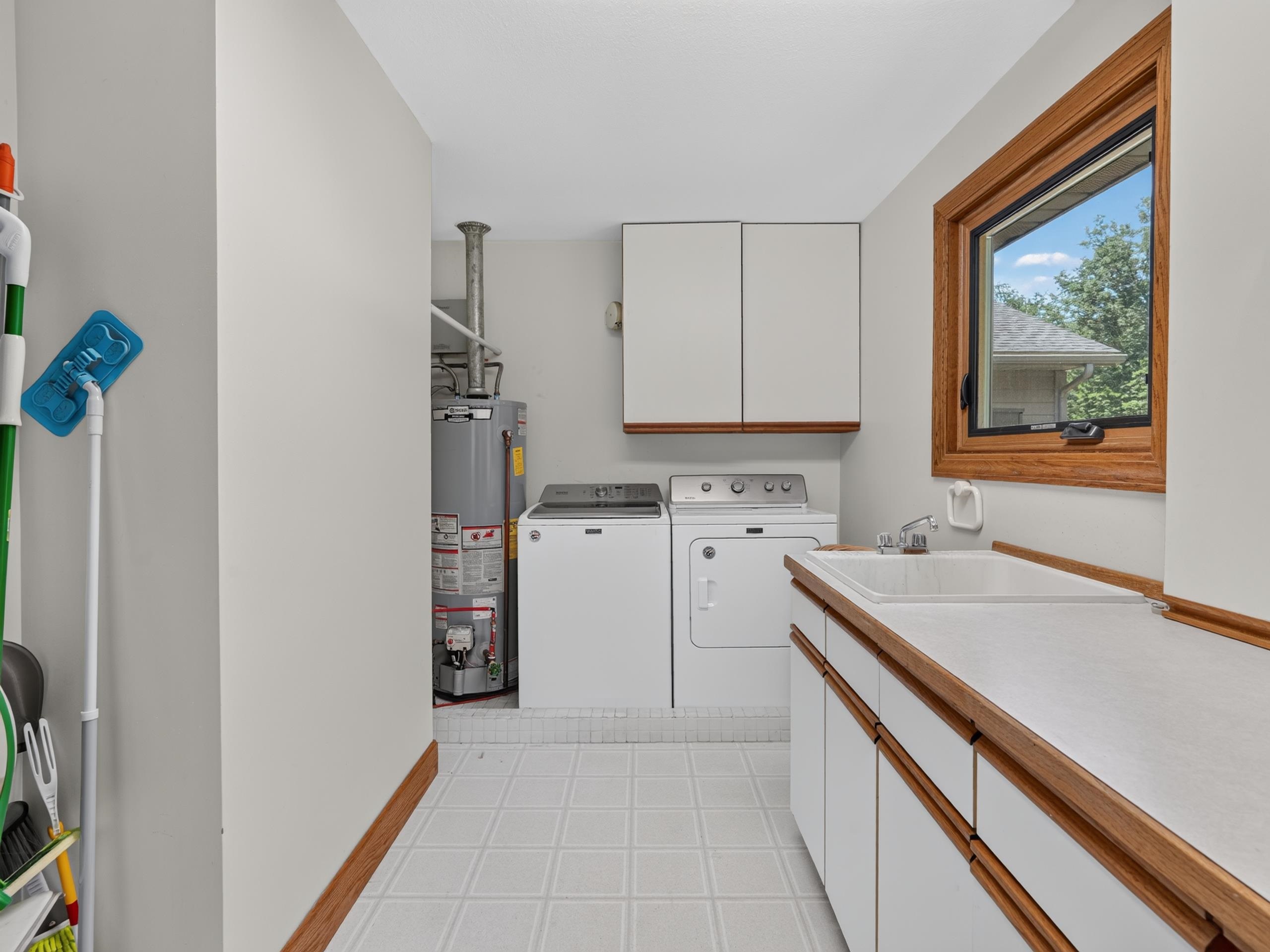 457 E Mier Road Property Photo 18