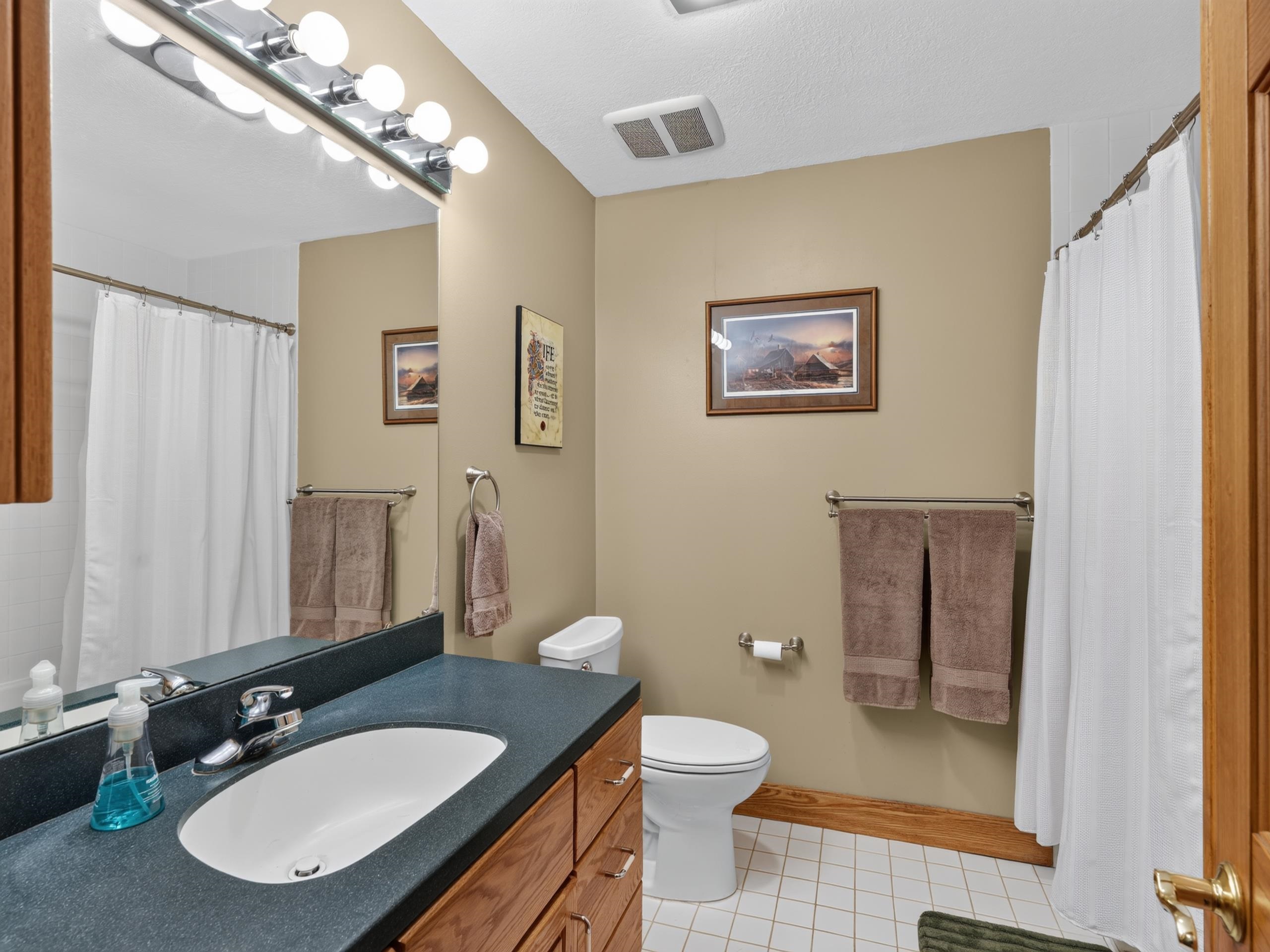 457 E Mier Road Property Photo 27