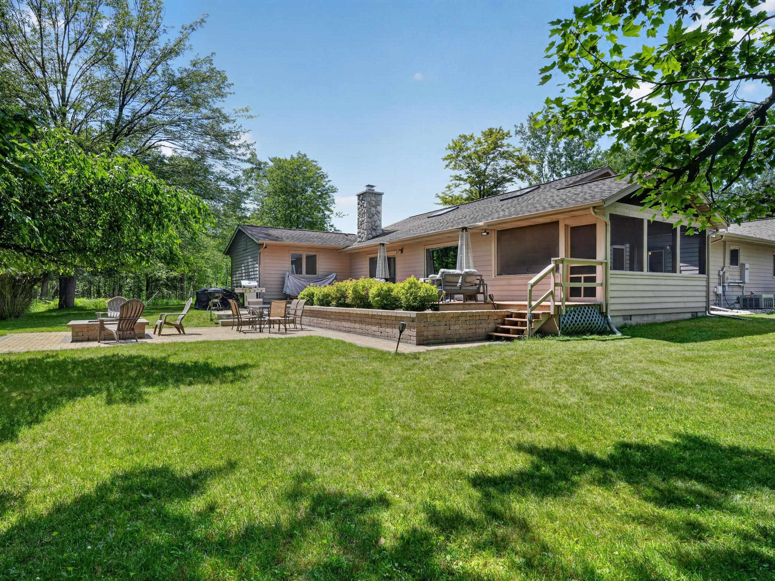 457 E Mier Road Property Photo 28