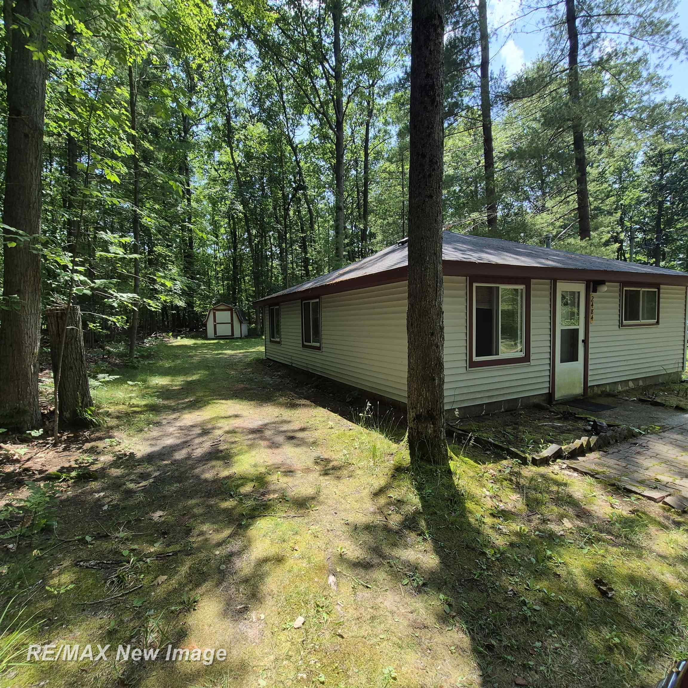 2484 Larry Drive Property Photo 2