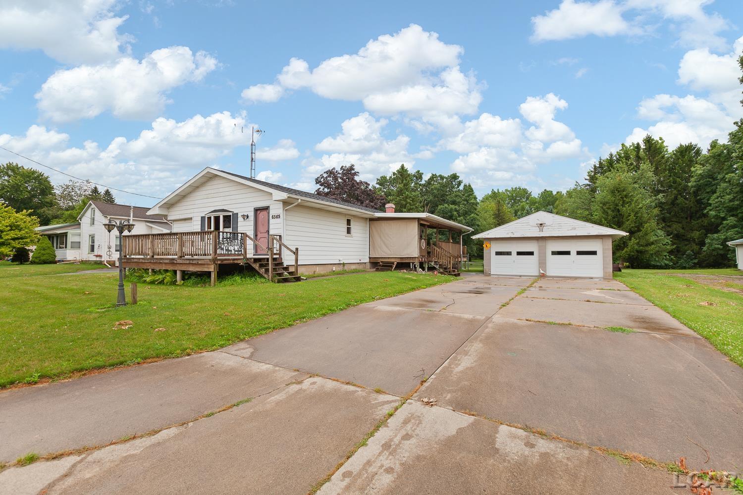 6565 Winter Road Property Photo 1