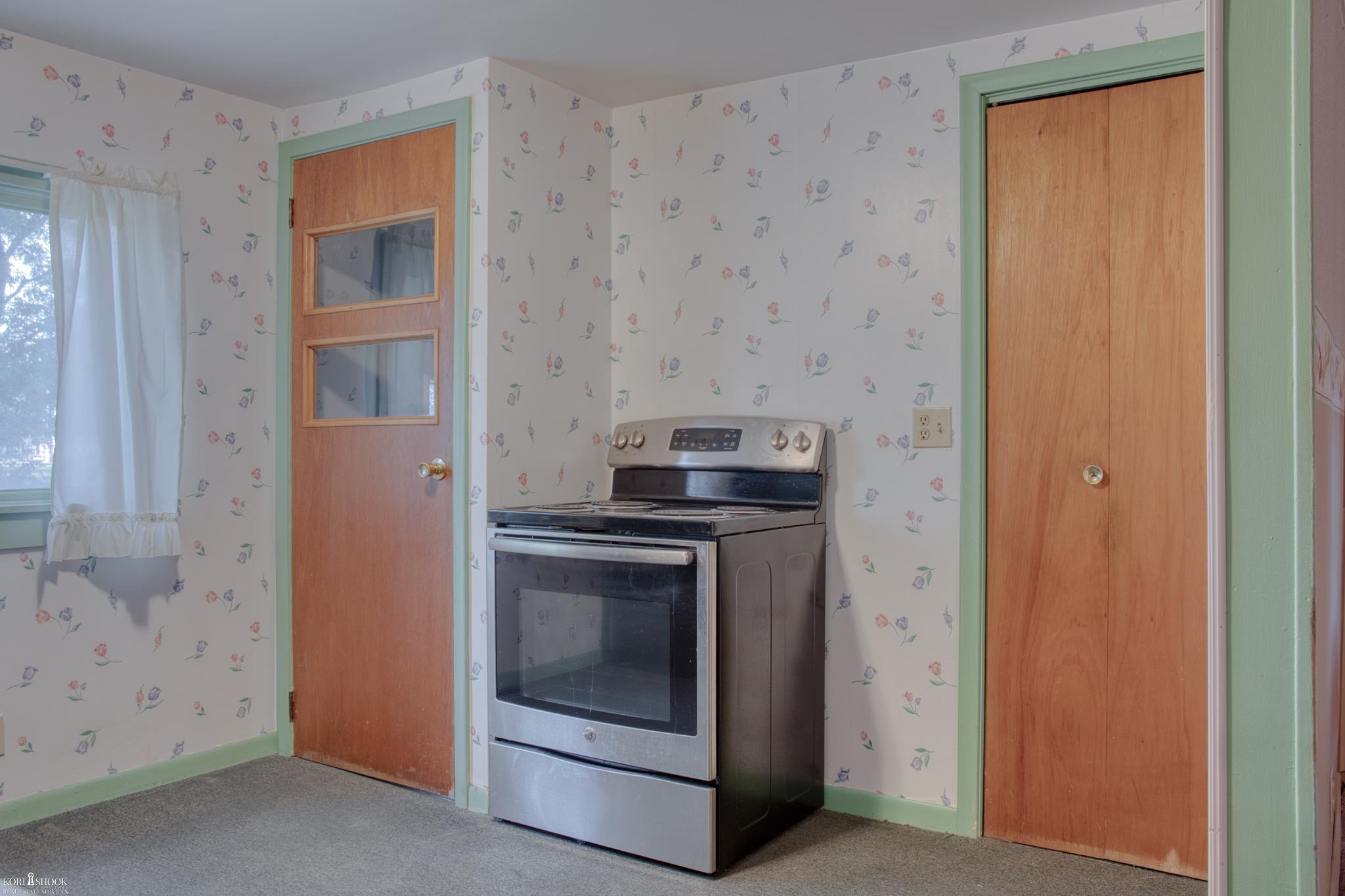 315 E Williams Street Property Photo 4