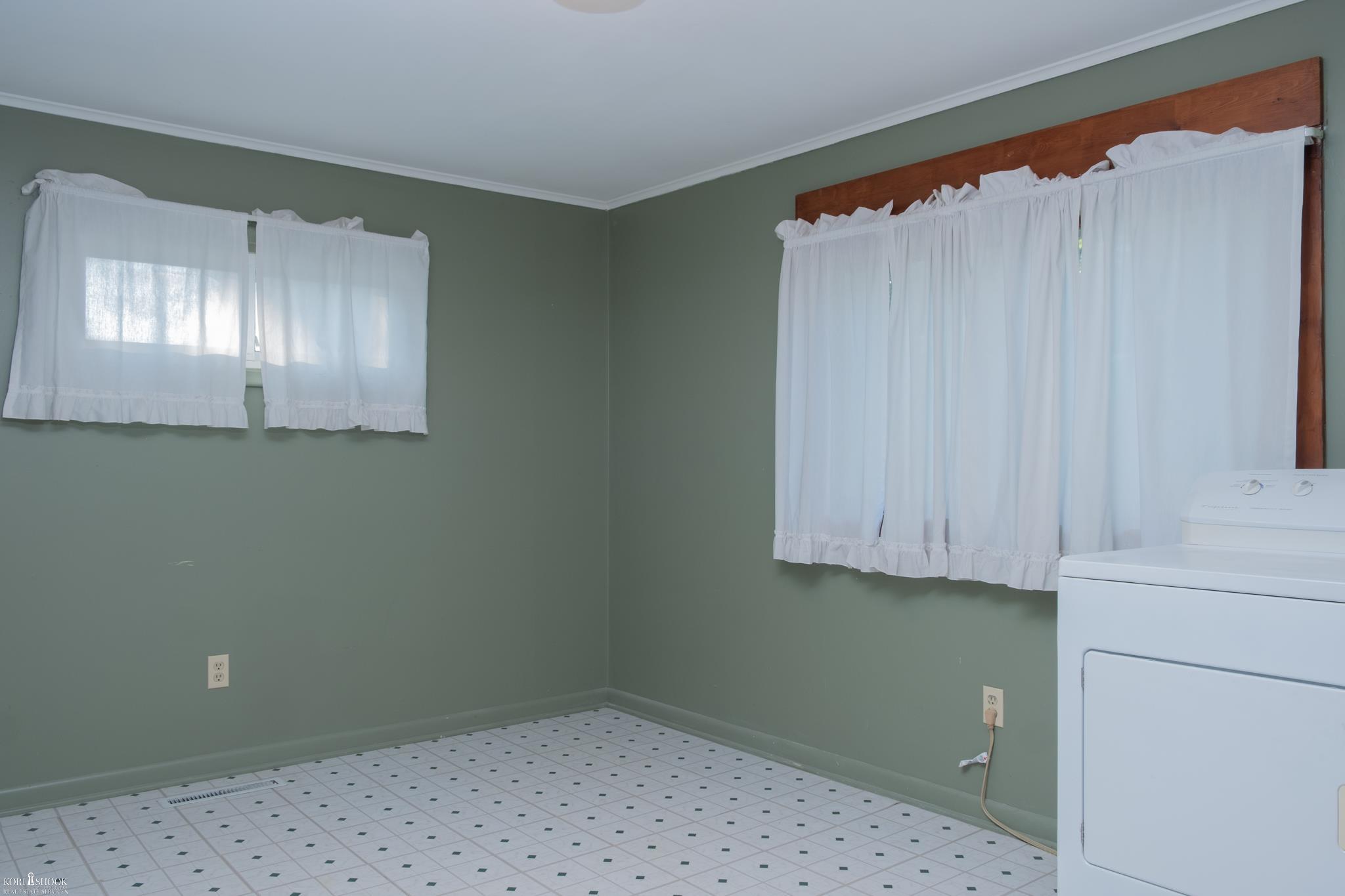315 E Williams Street Property Photo 11