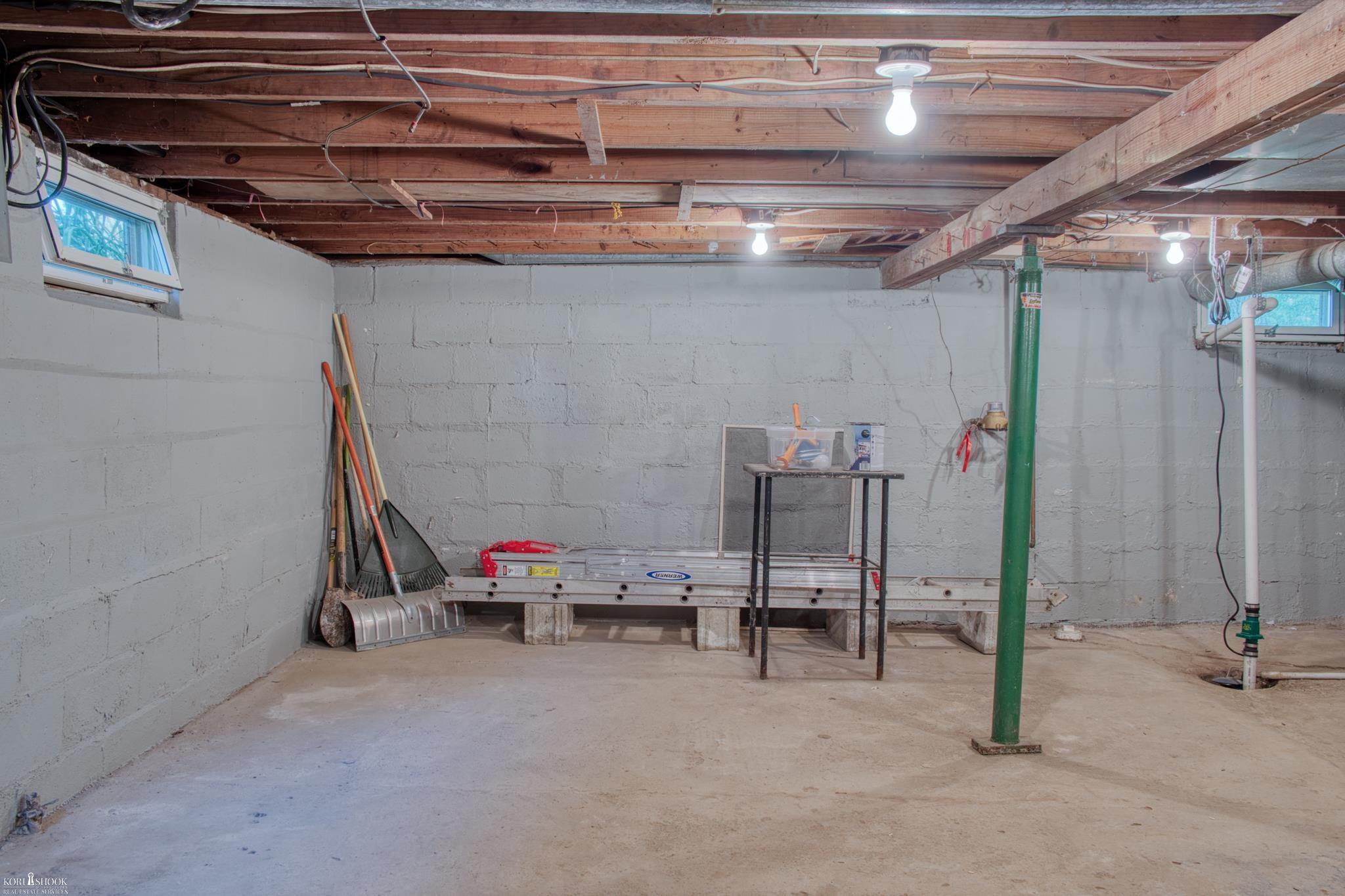 315 E Williams Street Property Photo 17
