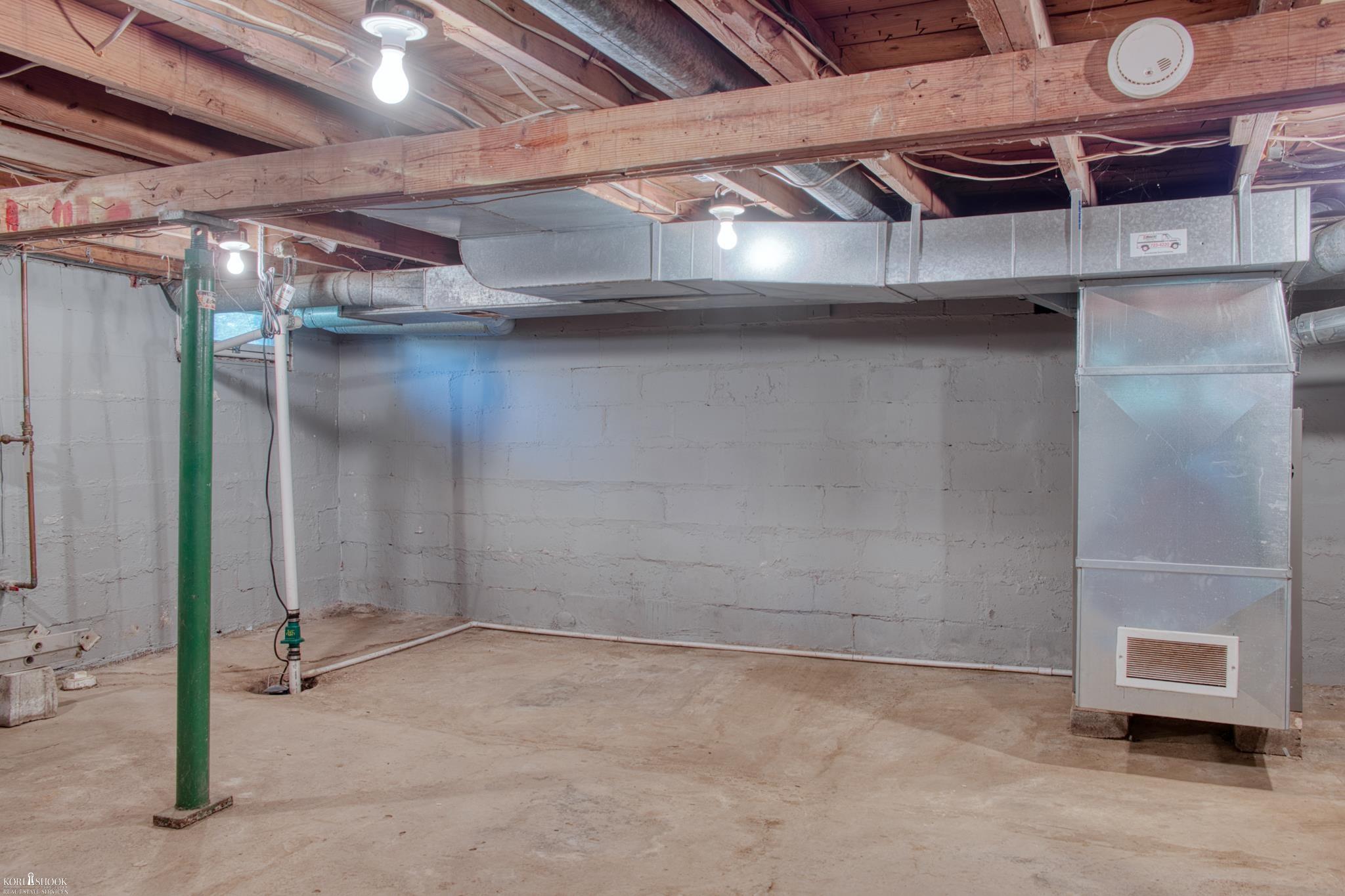 315 E Williams Street Property Photo 18