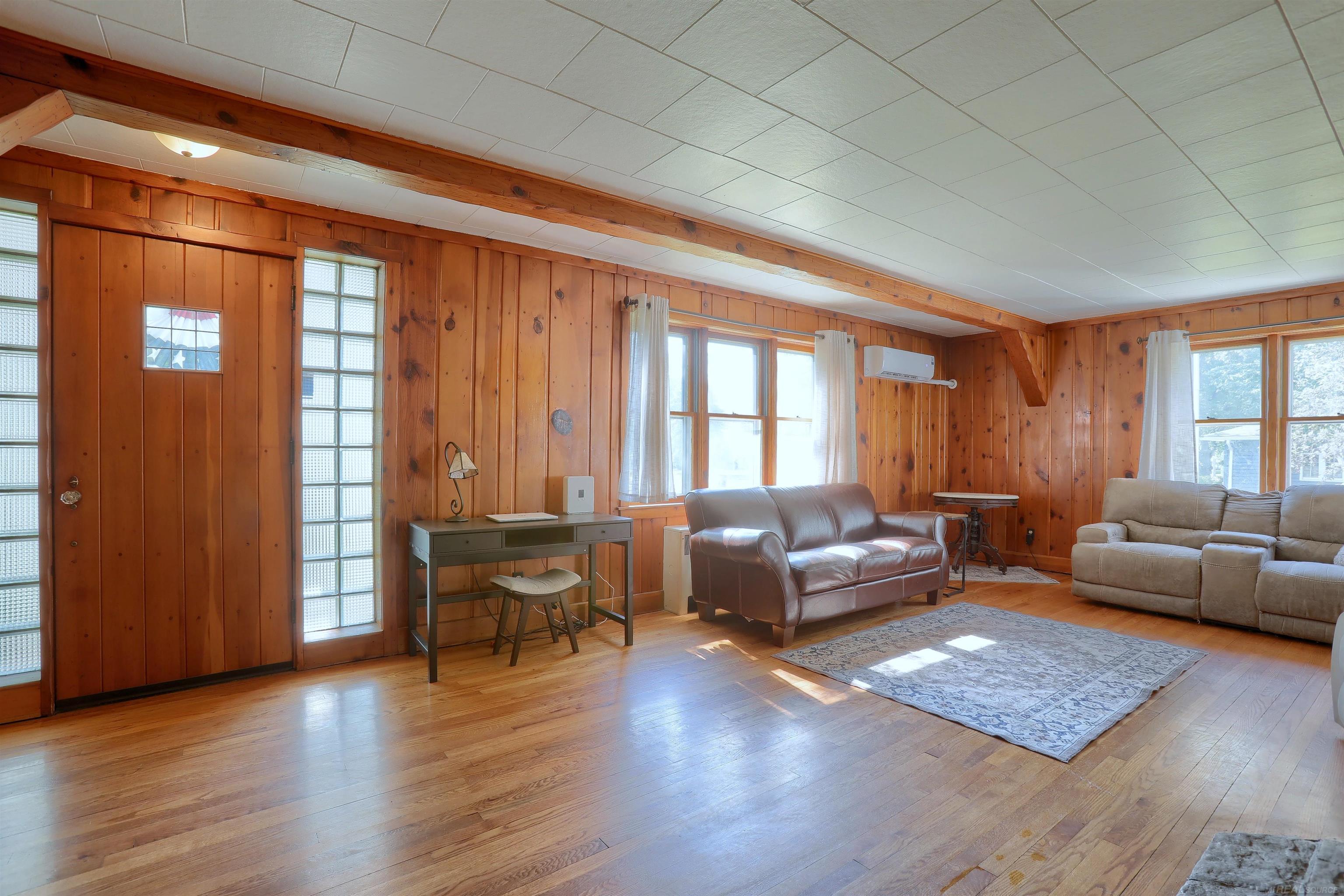 1945 Saint Clair Blvd Boulevard Property Photo 5