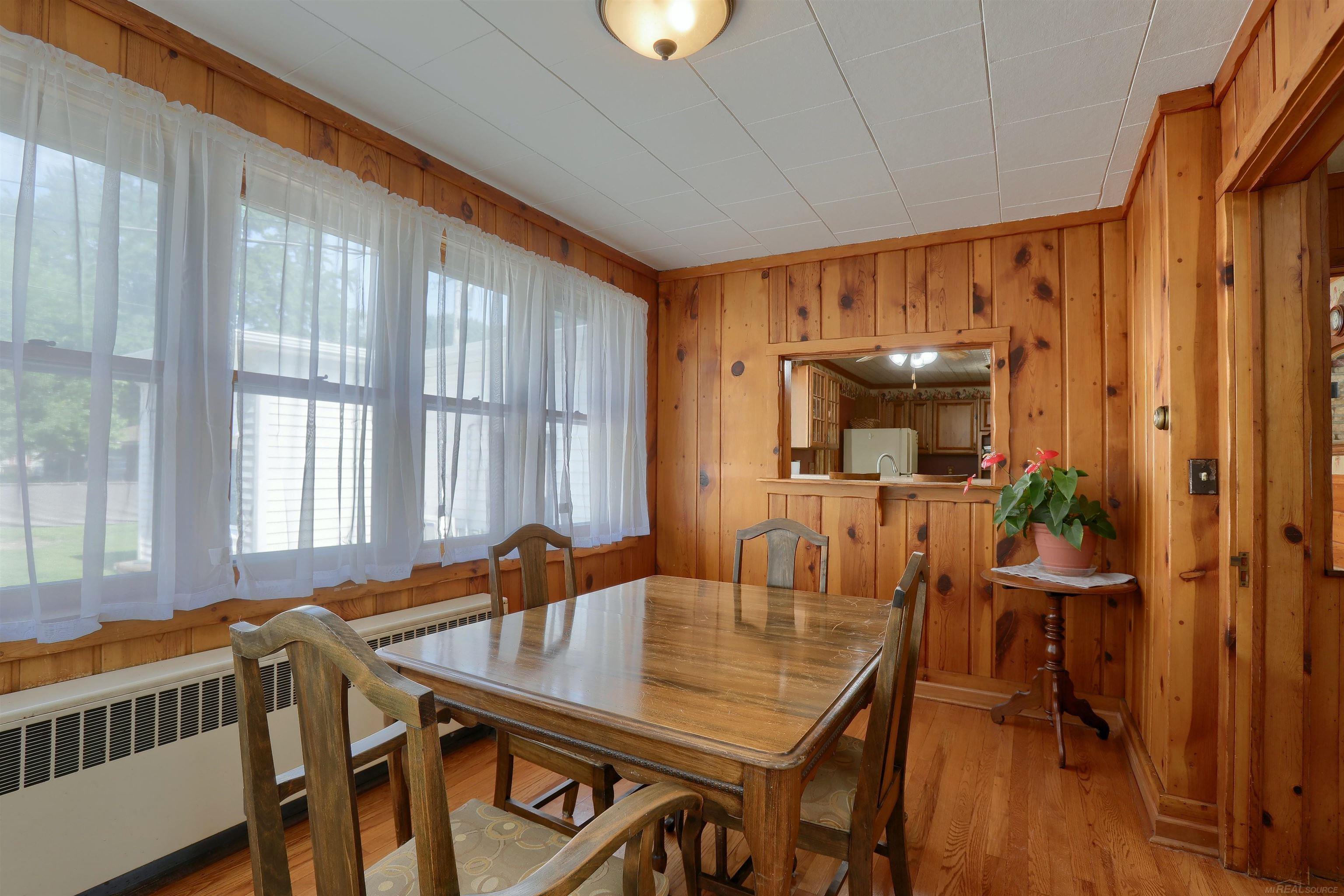 1945 Saint Clair Blvd Boulevard Property Photo 9