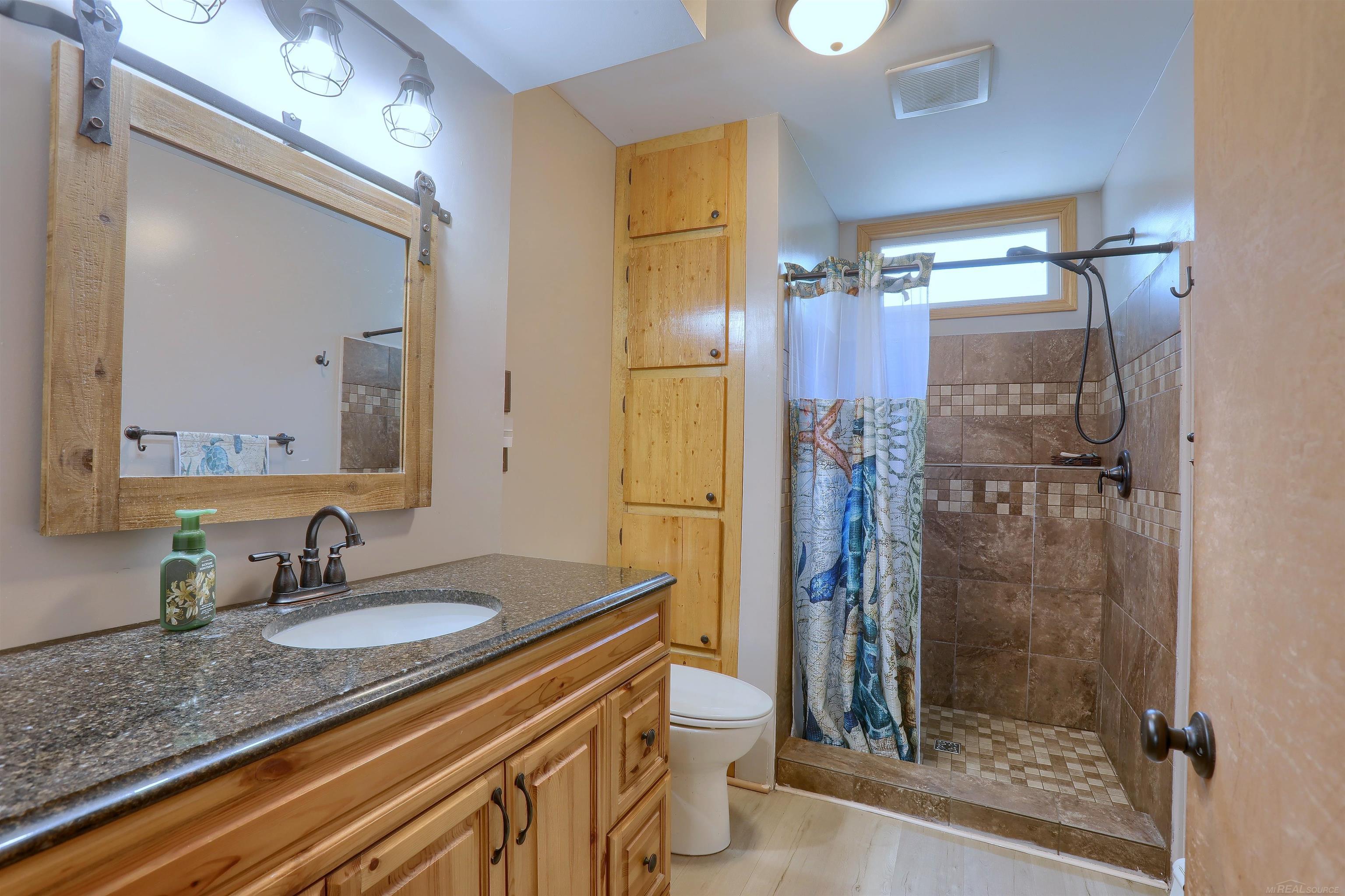 1945 Saint Clair Blvd Boulevard Property Photo 15