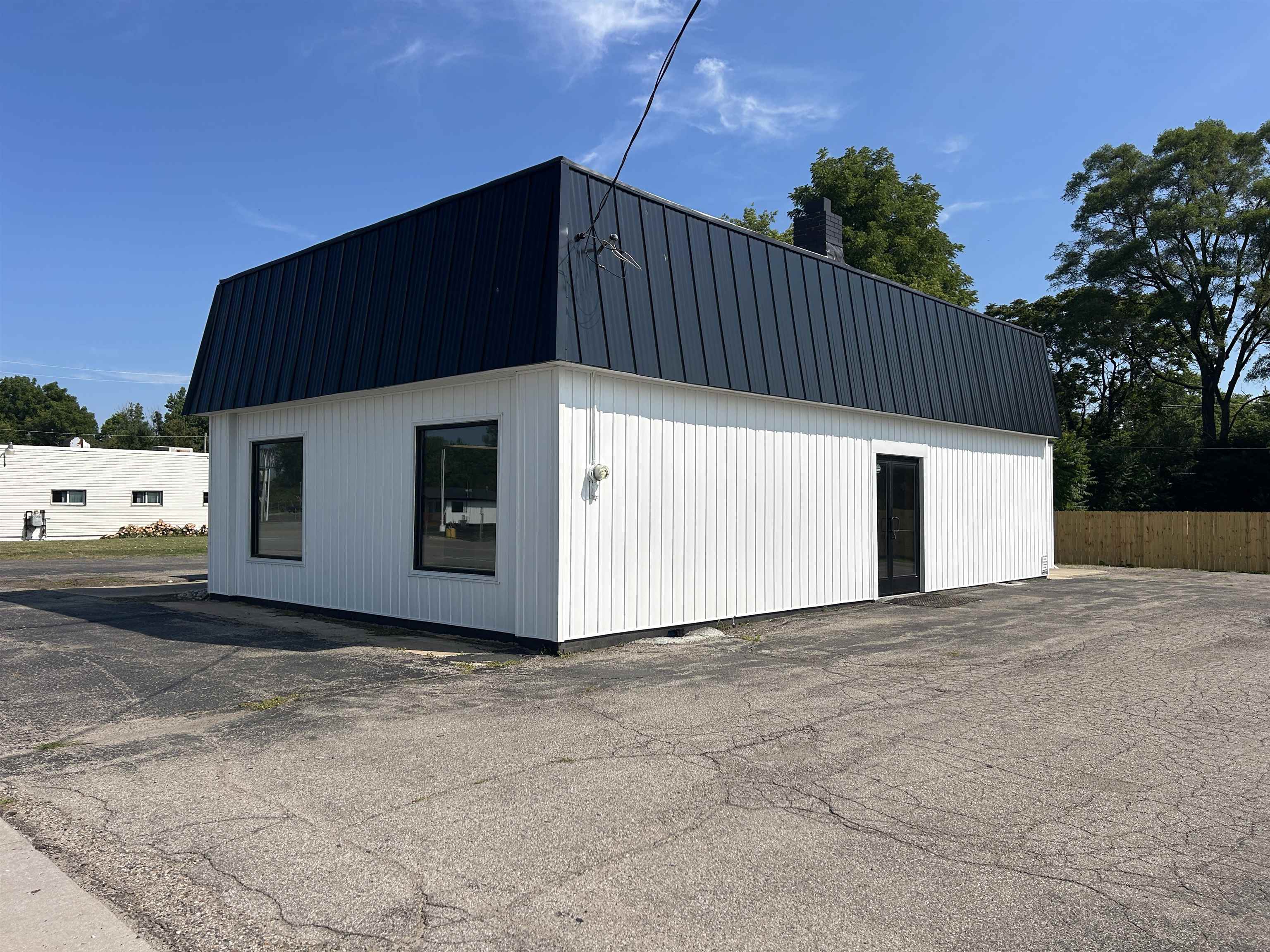 5143 S Saginaw Street Property Photo 1