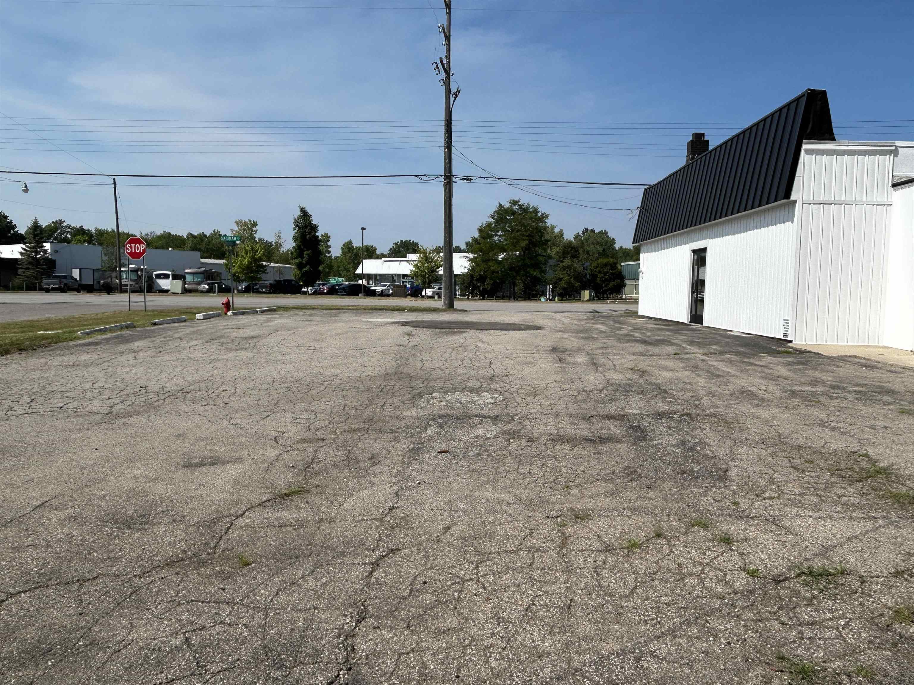 5143 S Saginaw Street Property Photo 6