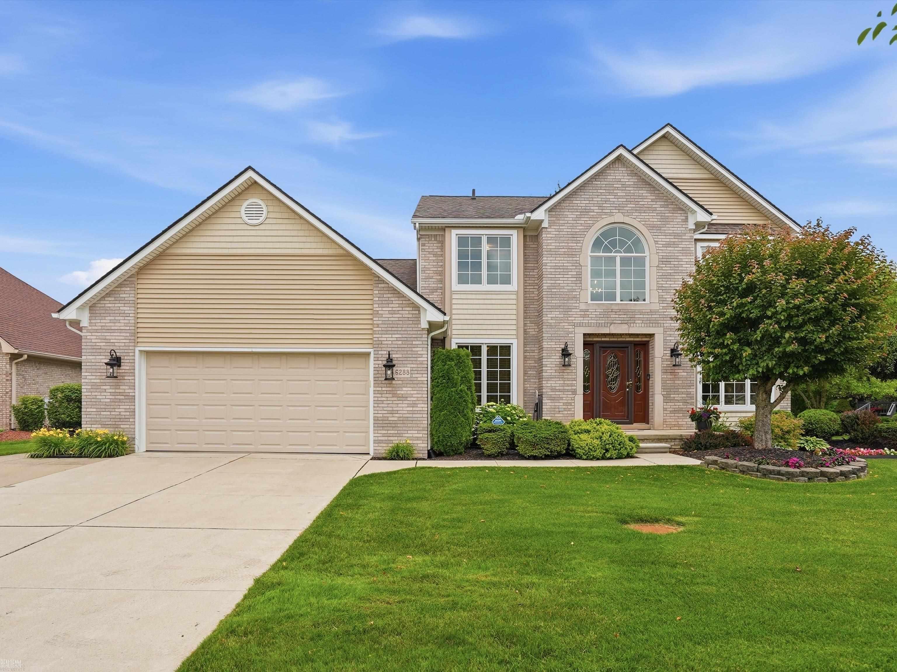 46288 Glen Pointe Drive Property Photo 1