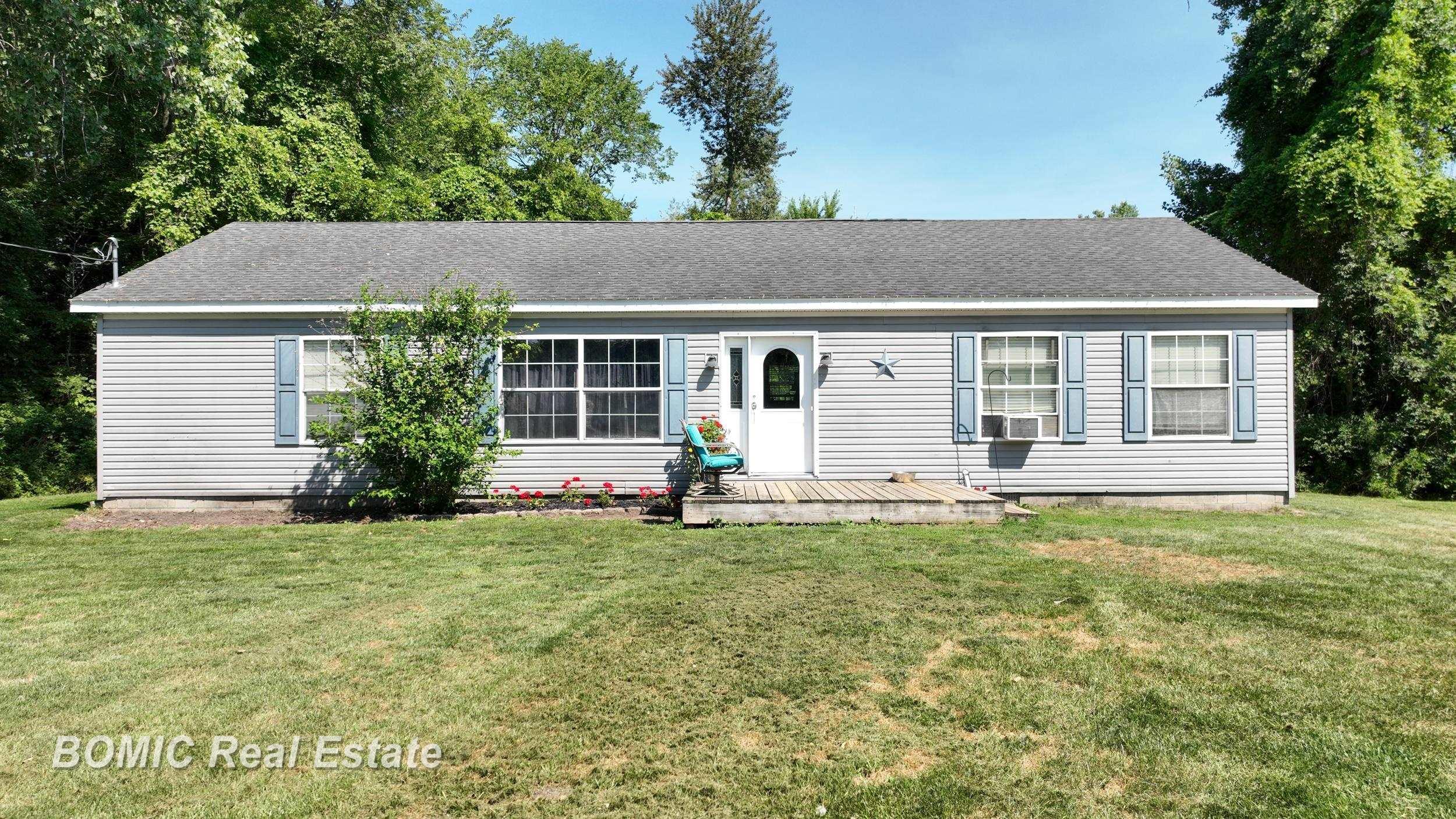 3865 Mushroom Road Property Photo 1