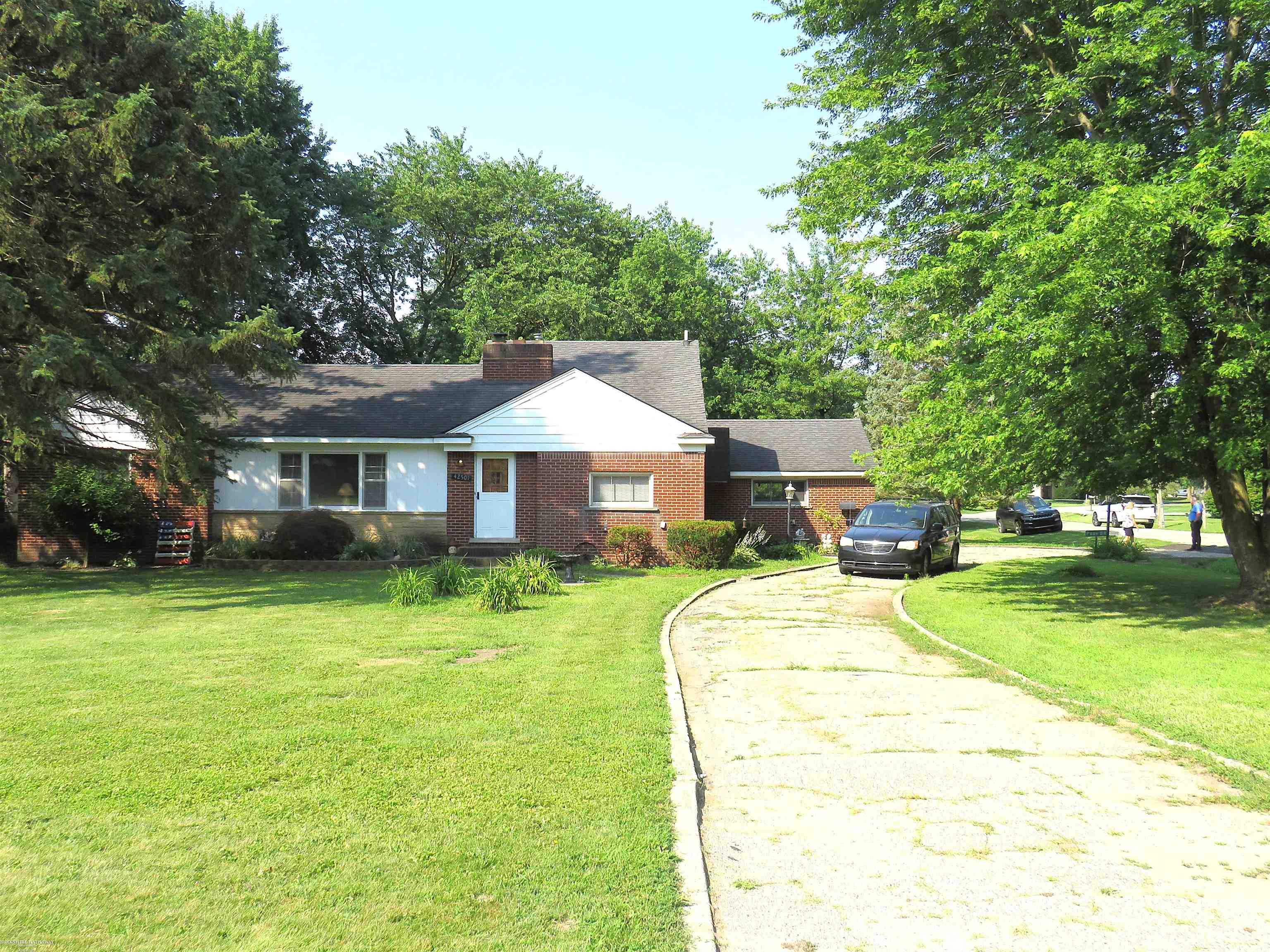 42501 Utica Road