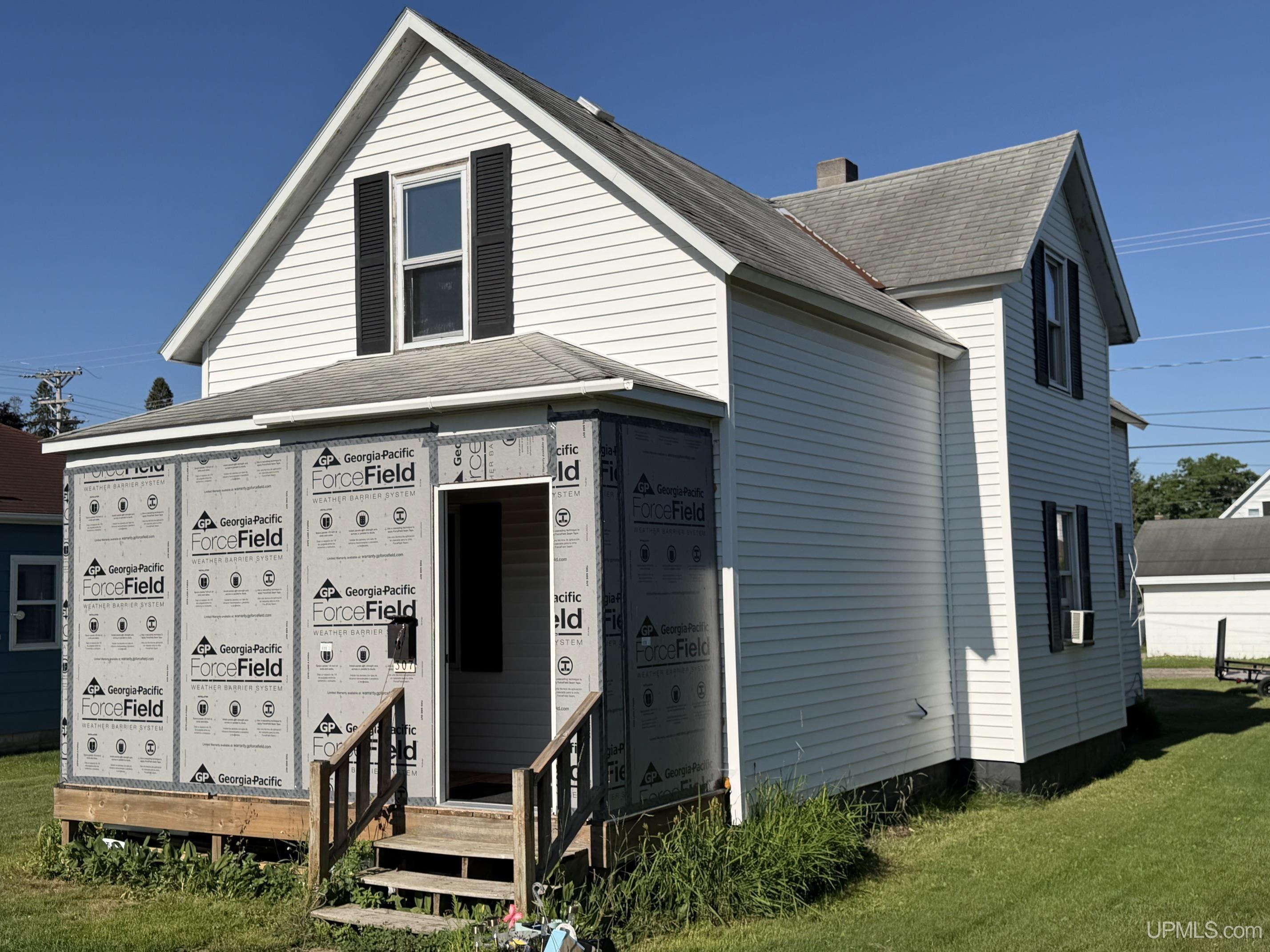 307 Iron Street Property Photo 1