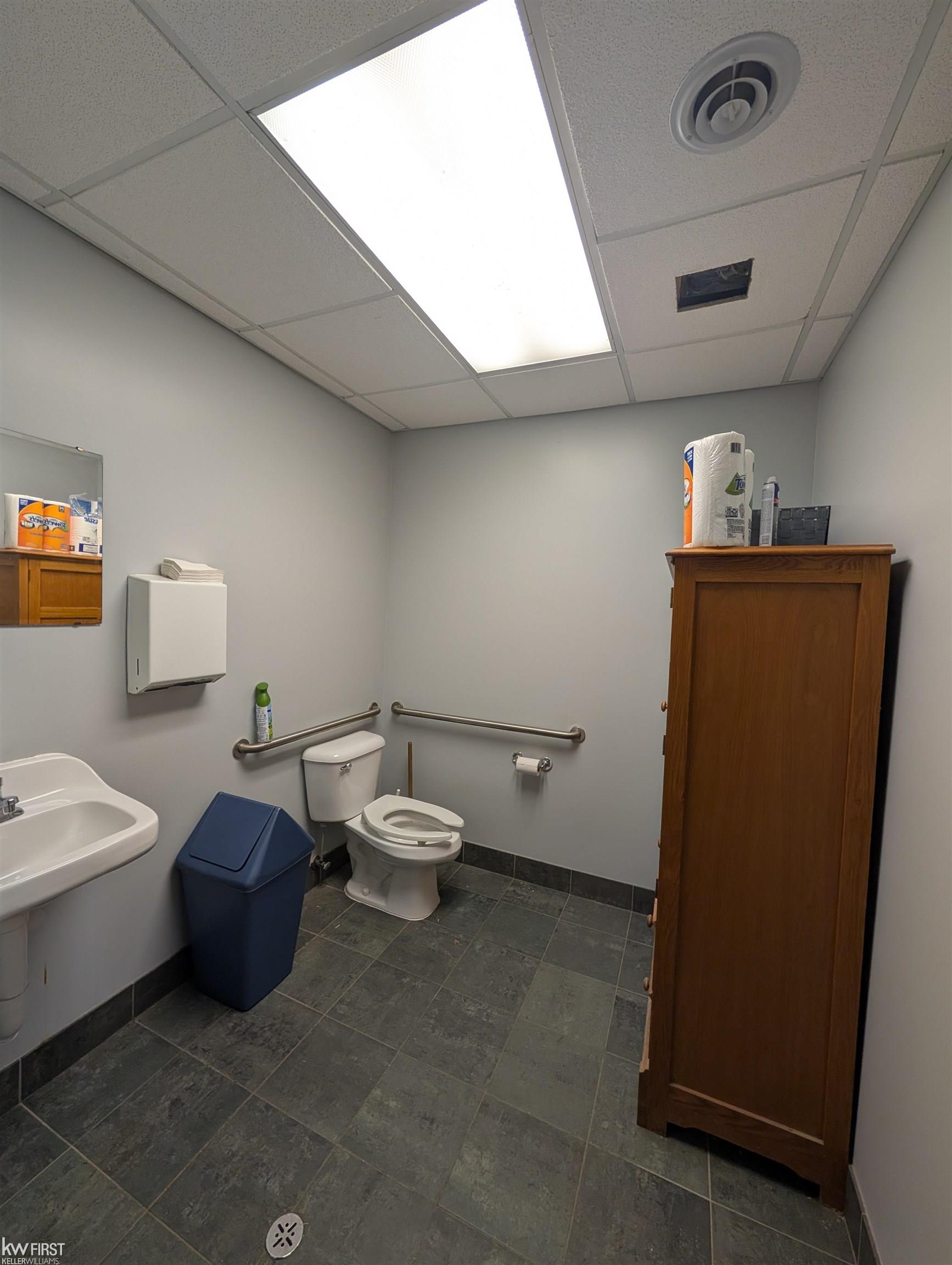 10460 N Holly Road Property Photo 11