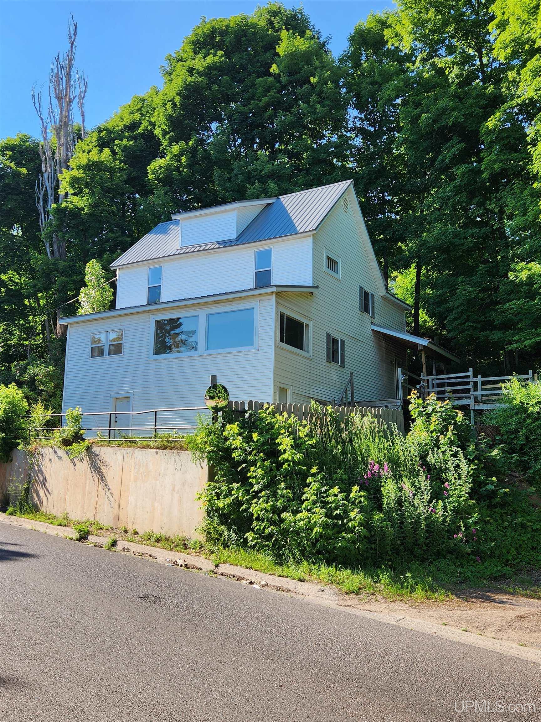 205 White Street Property Photo 1