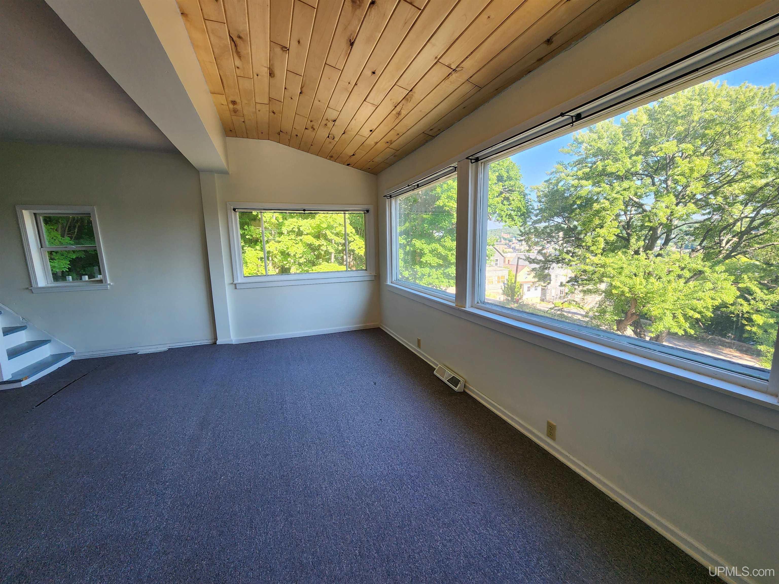205 White Street Property Photo 12