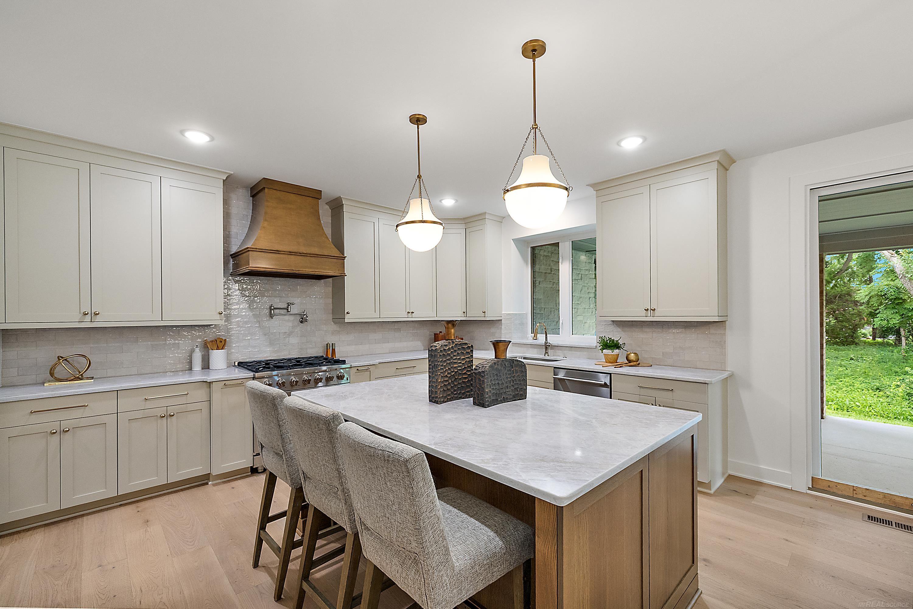 1051 E Avon Road Property Photo 27
