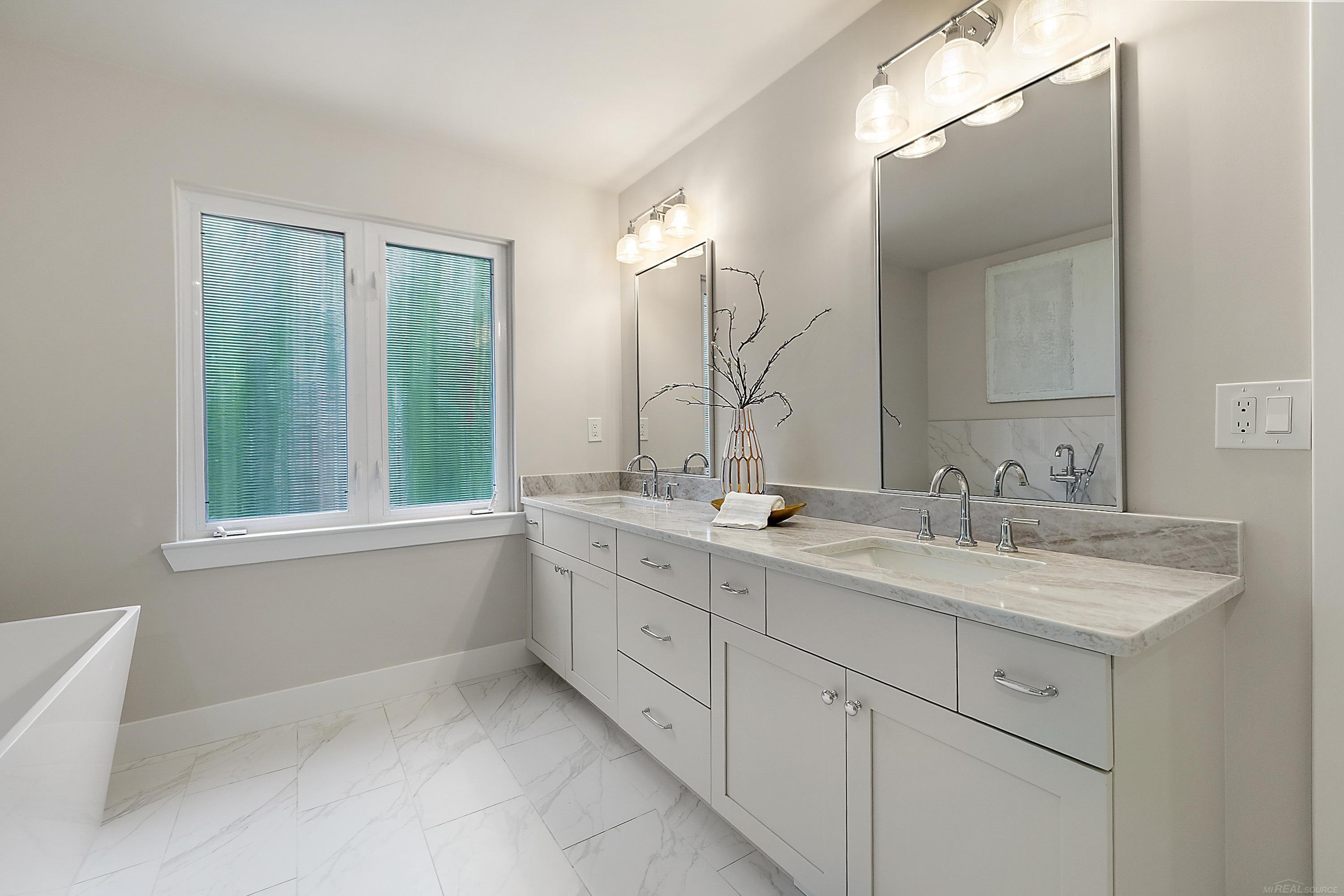 1051 E Avon Road Property Photo 45