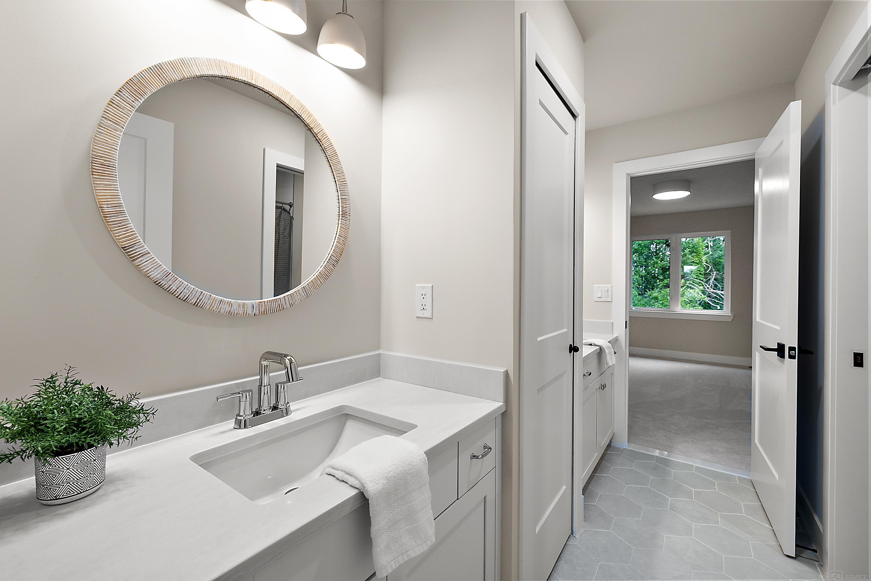 1051 E Avon Road Property Photo 51