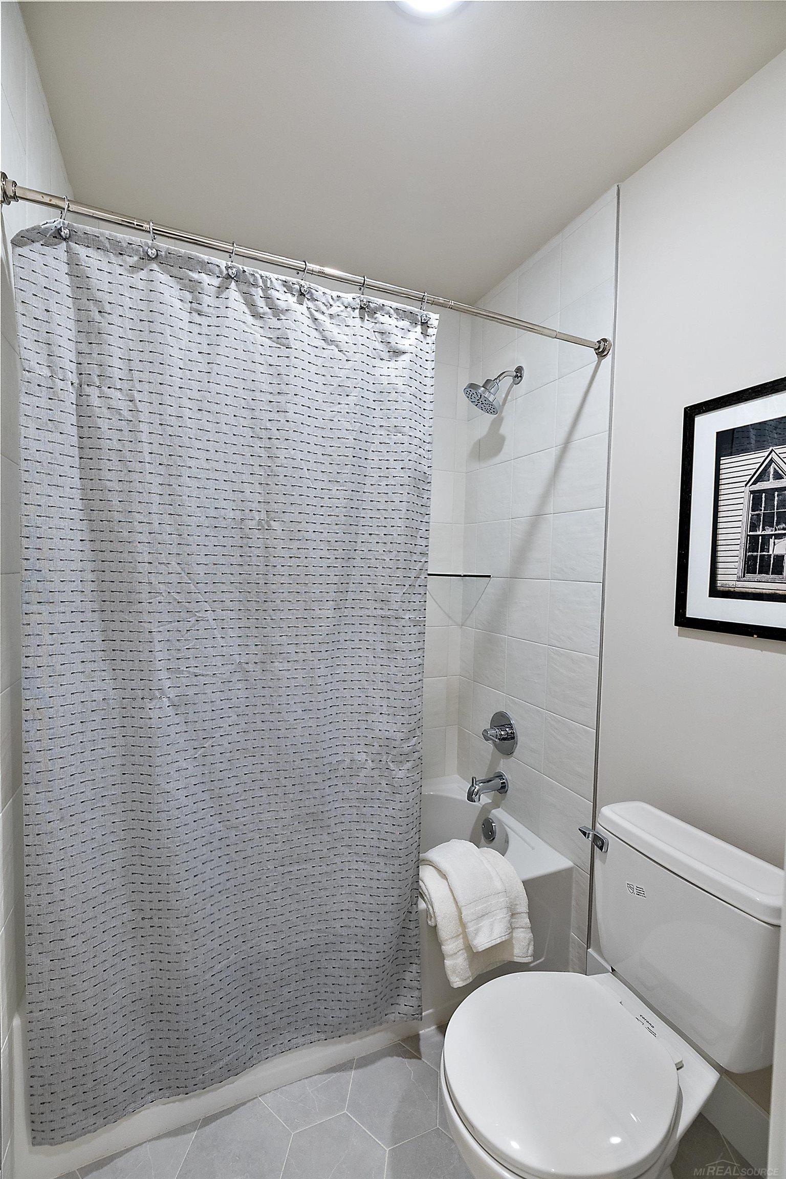 1051 E Avon Road Property Photo 52