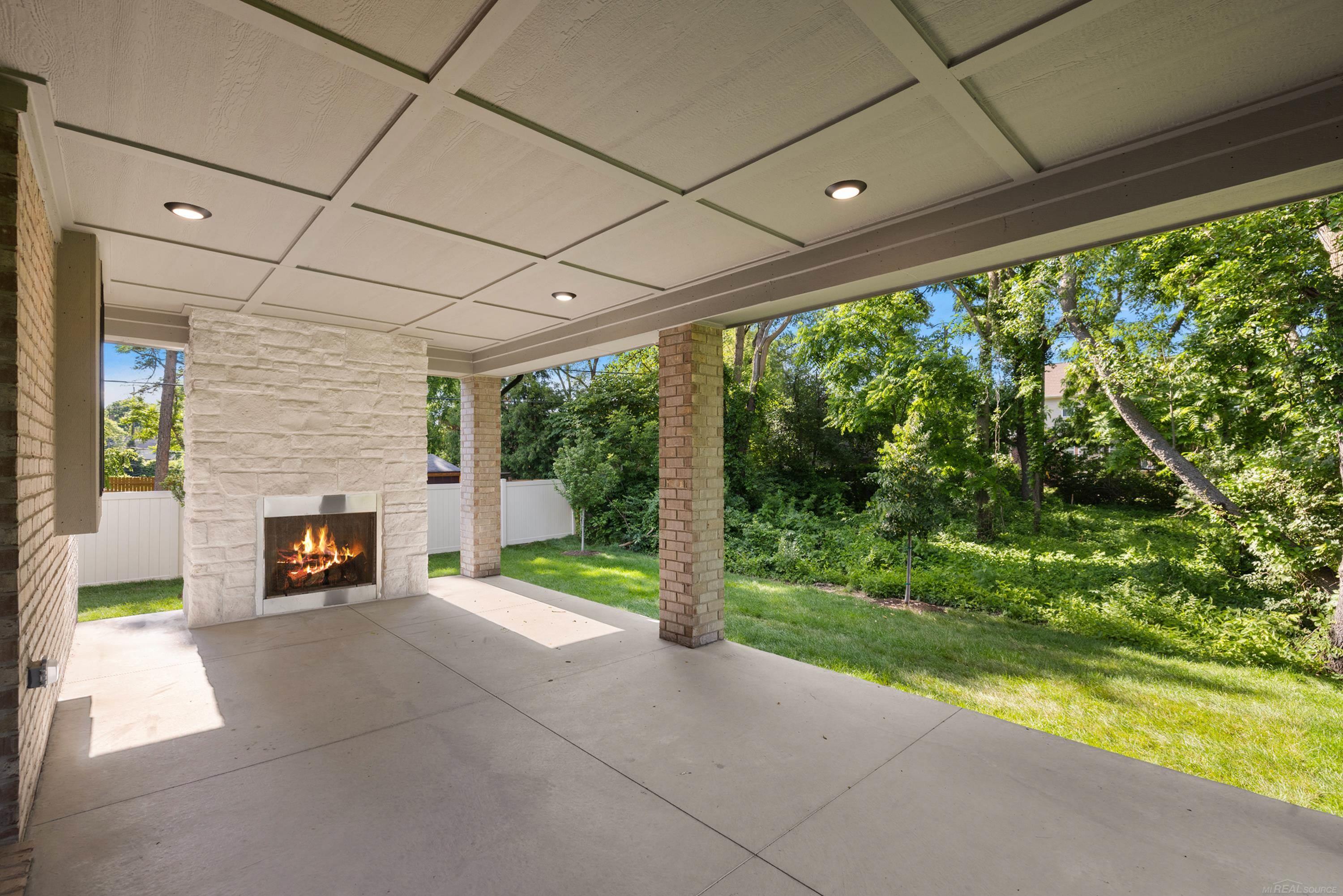 1051 E Avon Road Property Photo 55