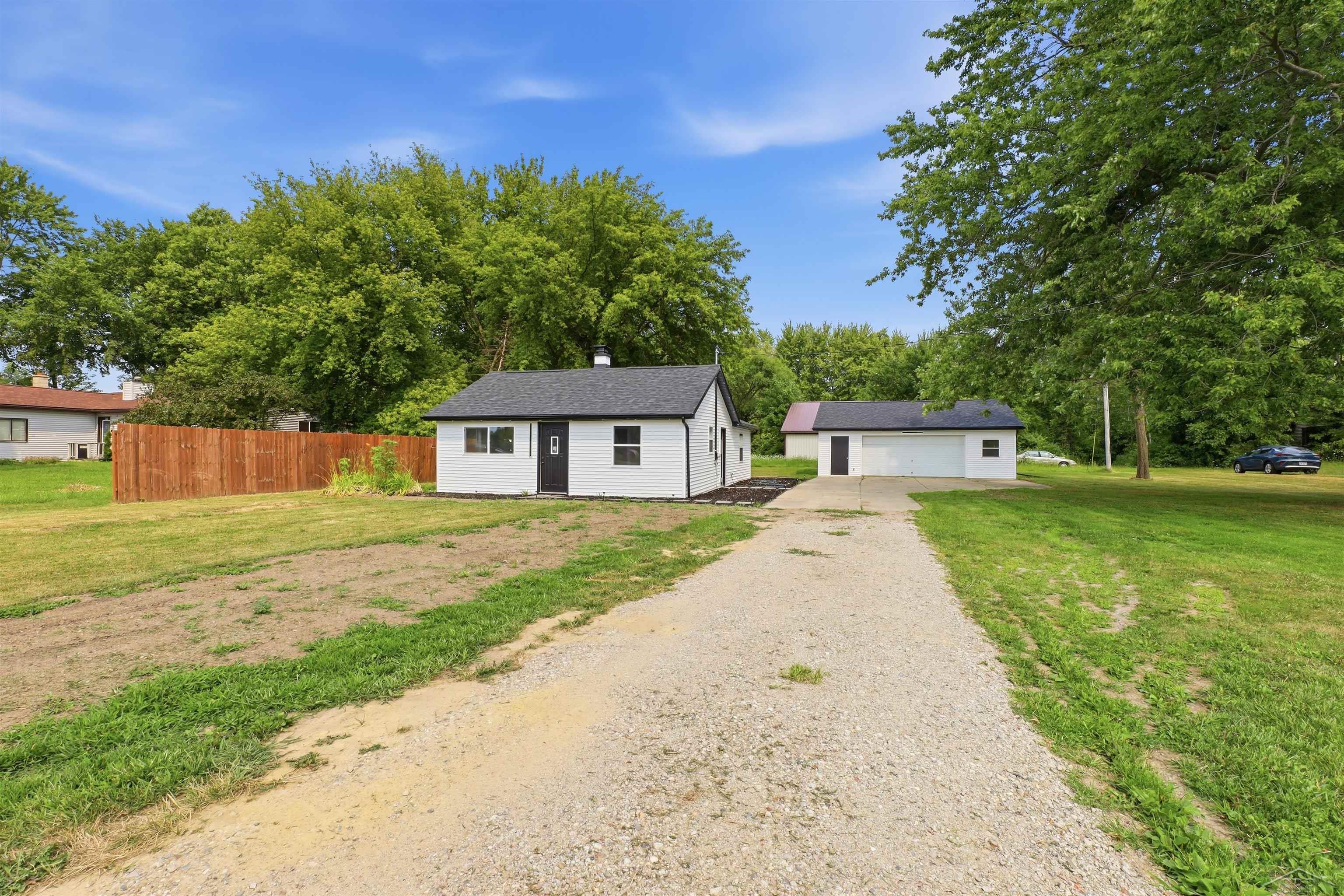 9095 East Road Property Photo 8