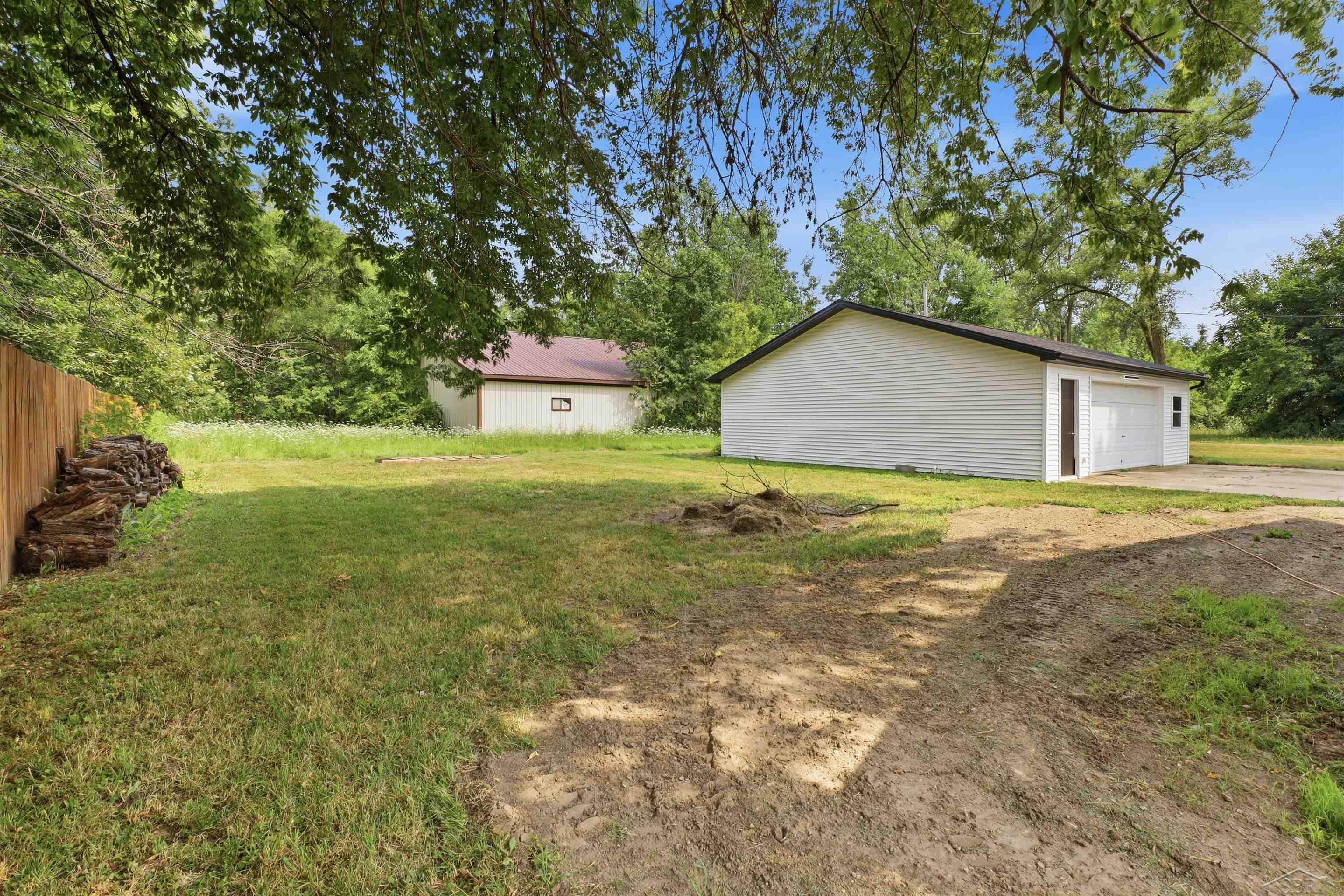 9095 East Road Property Photo 11