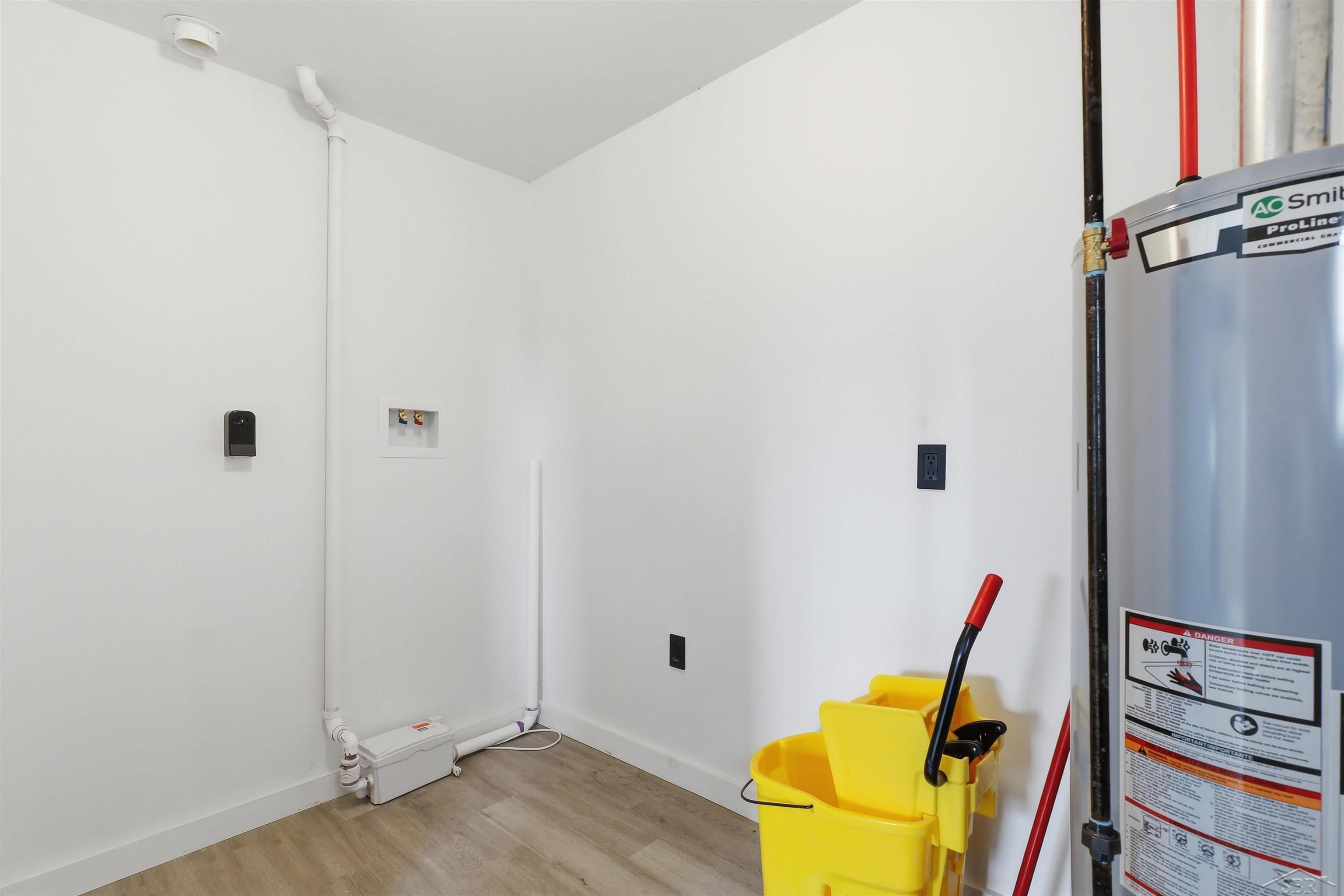 9095 East Road Property Photo 32