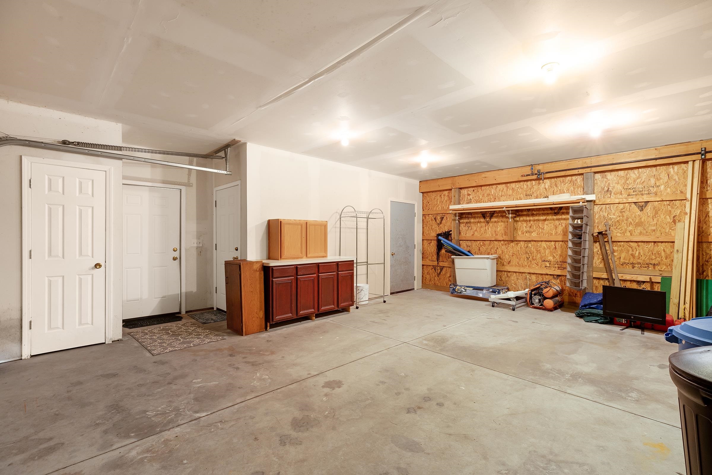 5423 Oakridge Drive Property Photo 22
